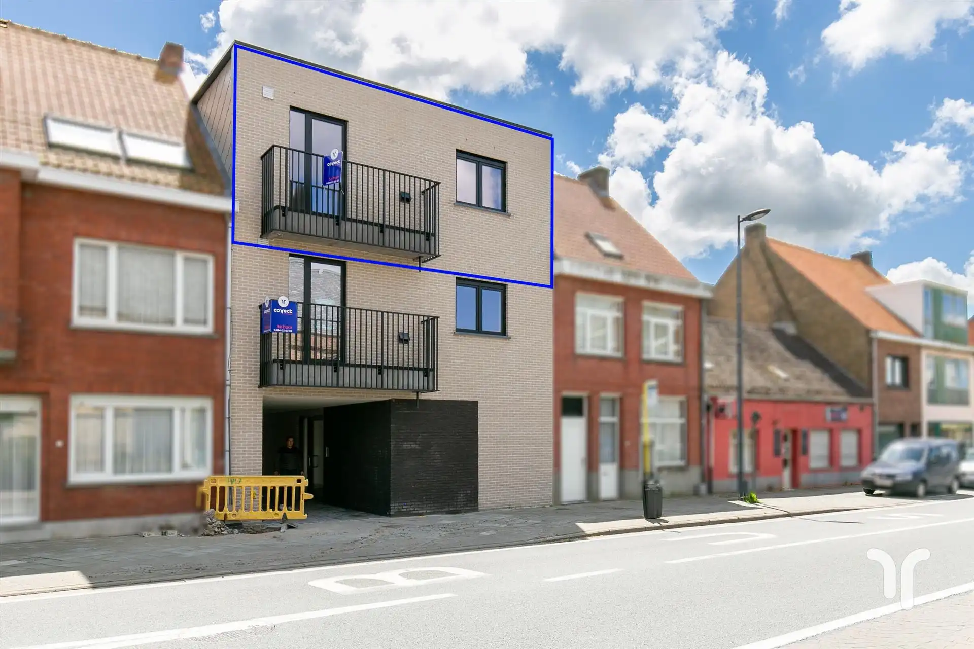 Centraal gelegen nieuwbouw appartement met 2 slaapkamers. foto {{pictureIndex}}