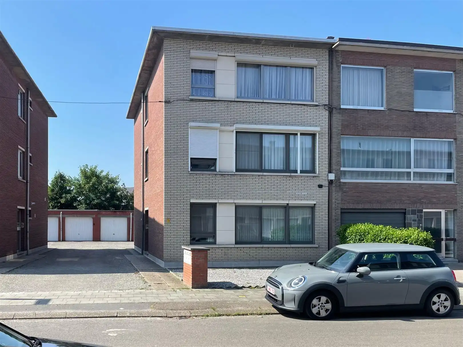 2-slaapkamerappartement met garagebox foto {{pictureIndex}}