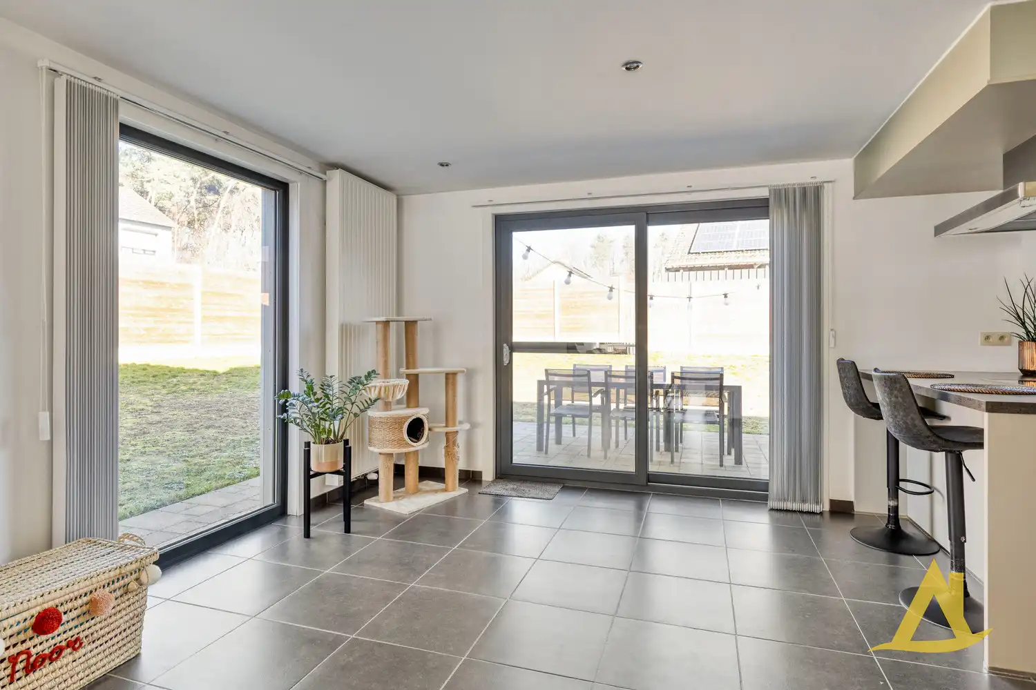 ZEER RUSTIG GELEGEN, INSTAPKLARE HOB, TE LUMMEN! foto 10