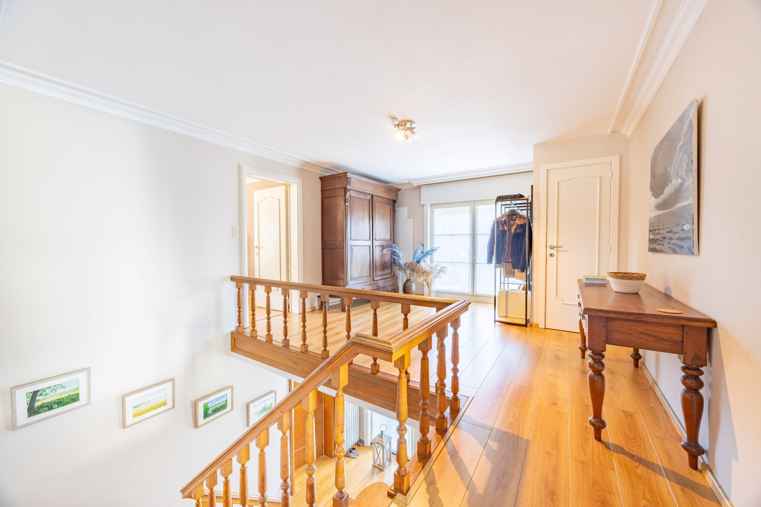 STATIGE VILLA MET MAGAZIJN foto 19