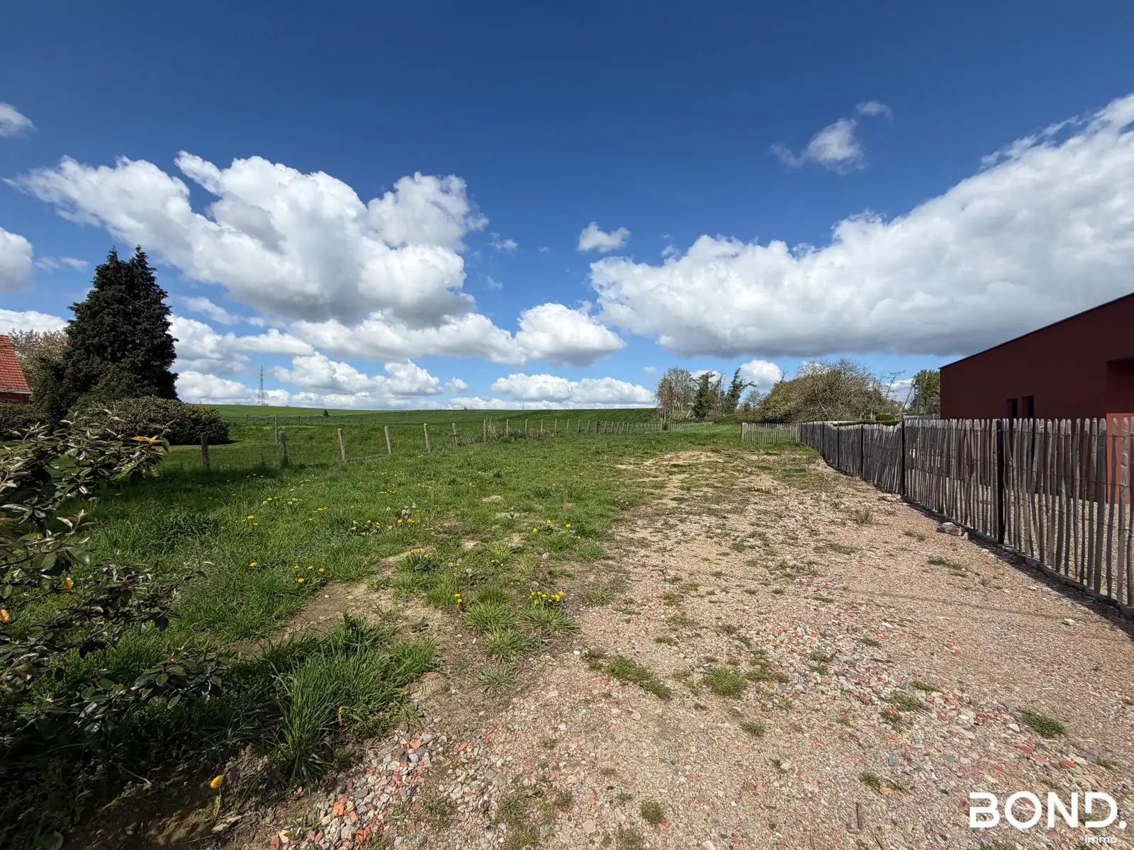 Bouwgrond op gunstige locatie! foto 4