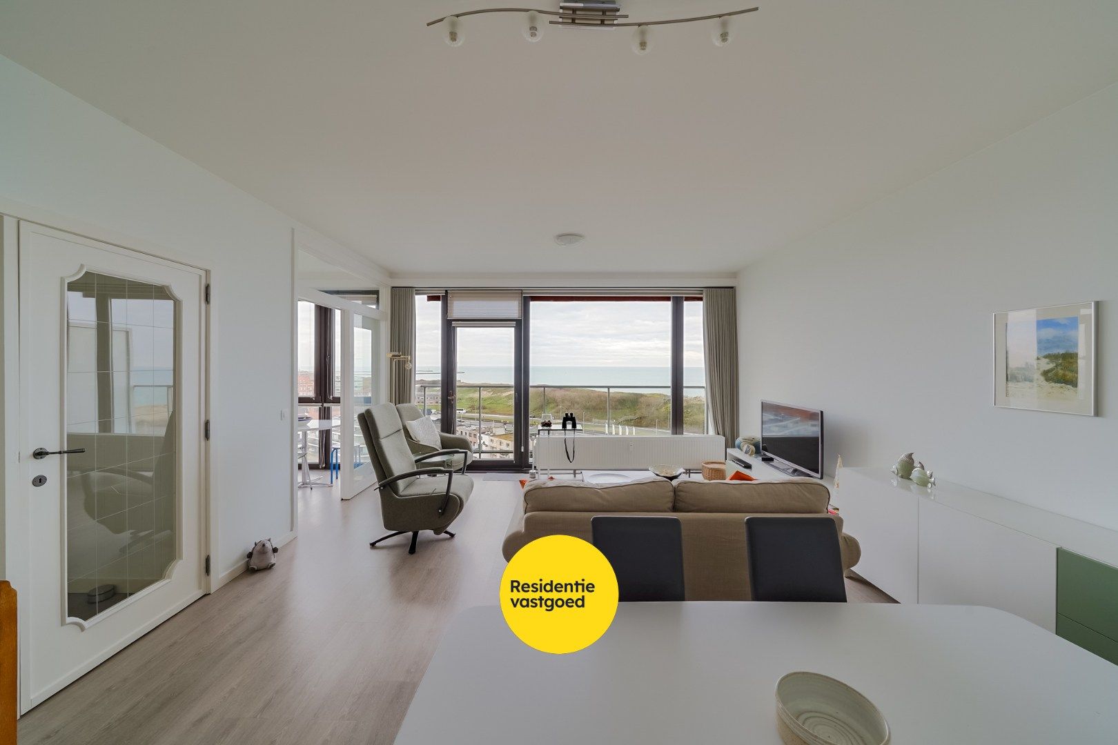 Appartement met 2 slaapkamers en zeezicht te Bredene foto 4