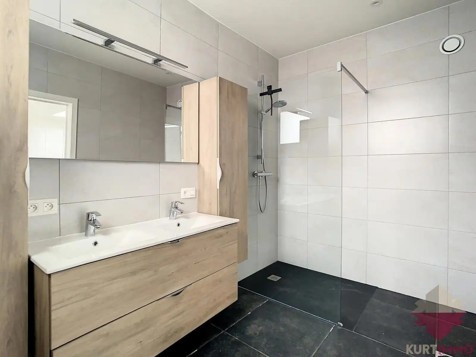 Prachtig gerenoveerde woning met 5 SLPK én tuin! foto 7