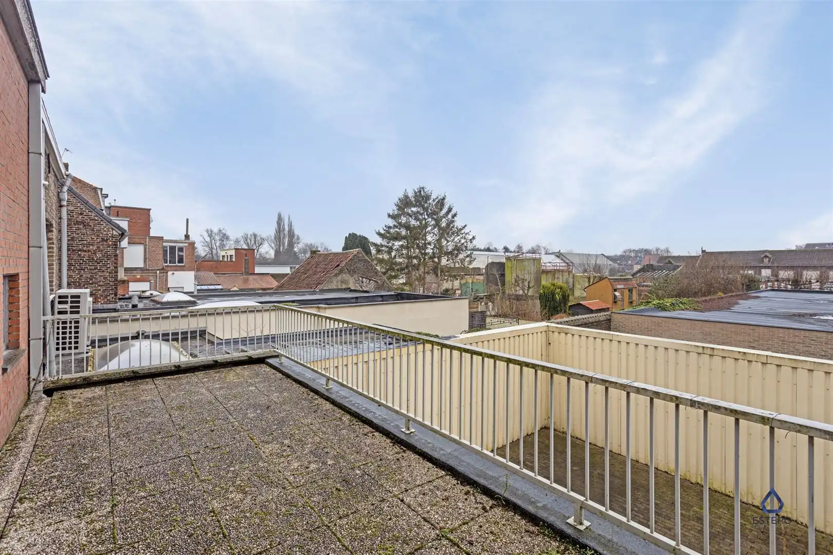 Ruime handelswoning met 3 slaapkamers foto 14