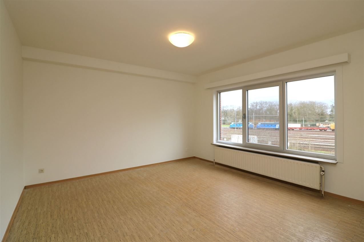 Centraal gelegen, royaal appartement met 2 slpk. foto 17