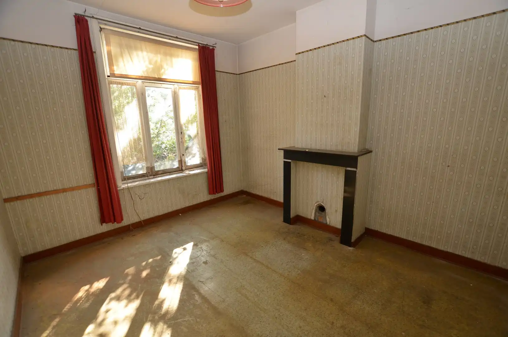 Te renoveren woonhuis foto 3