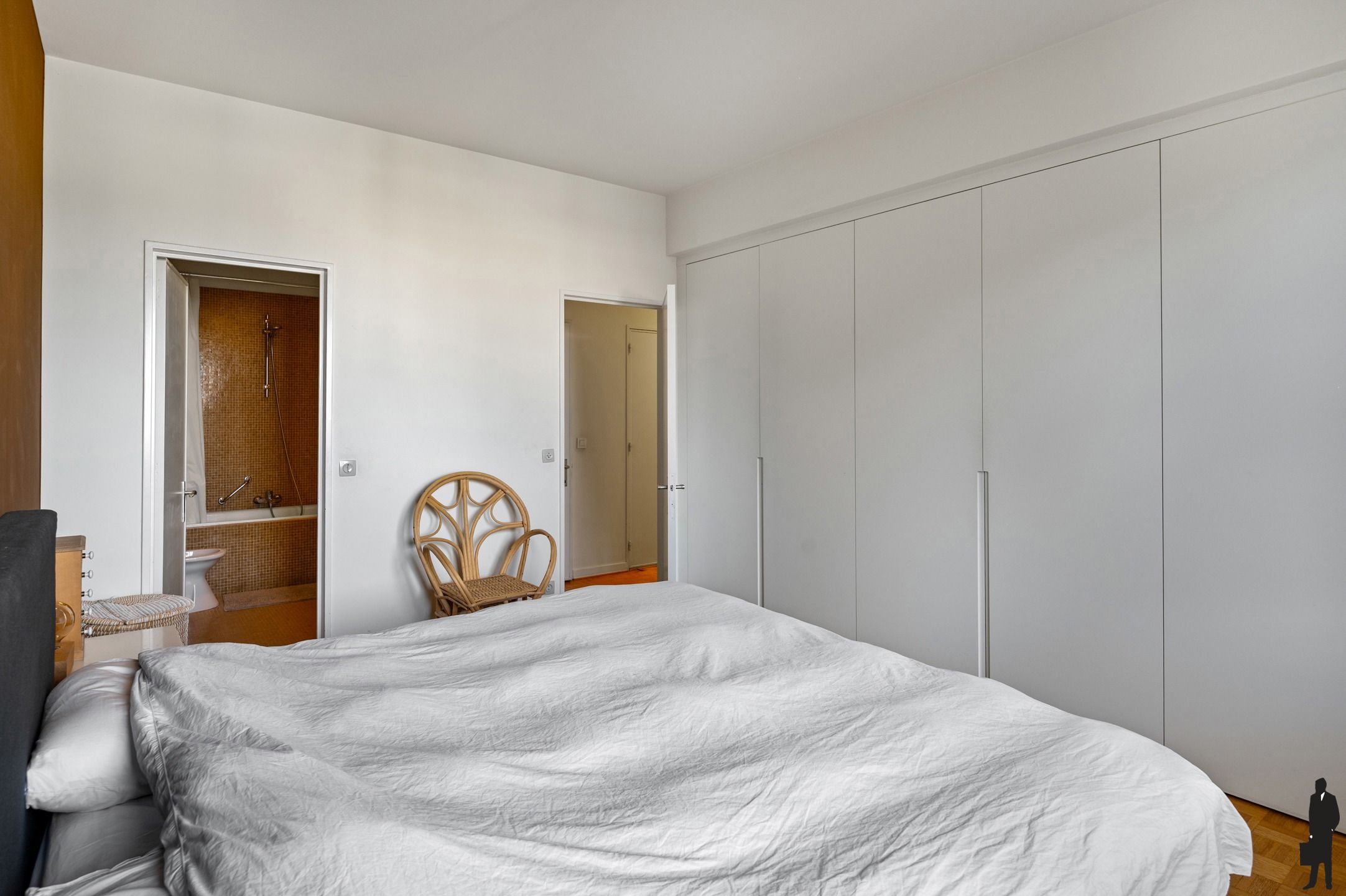 Lichtrijk 3-slaapkamer appartement met Zuidwestgericht terras foto 20