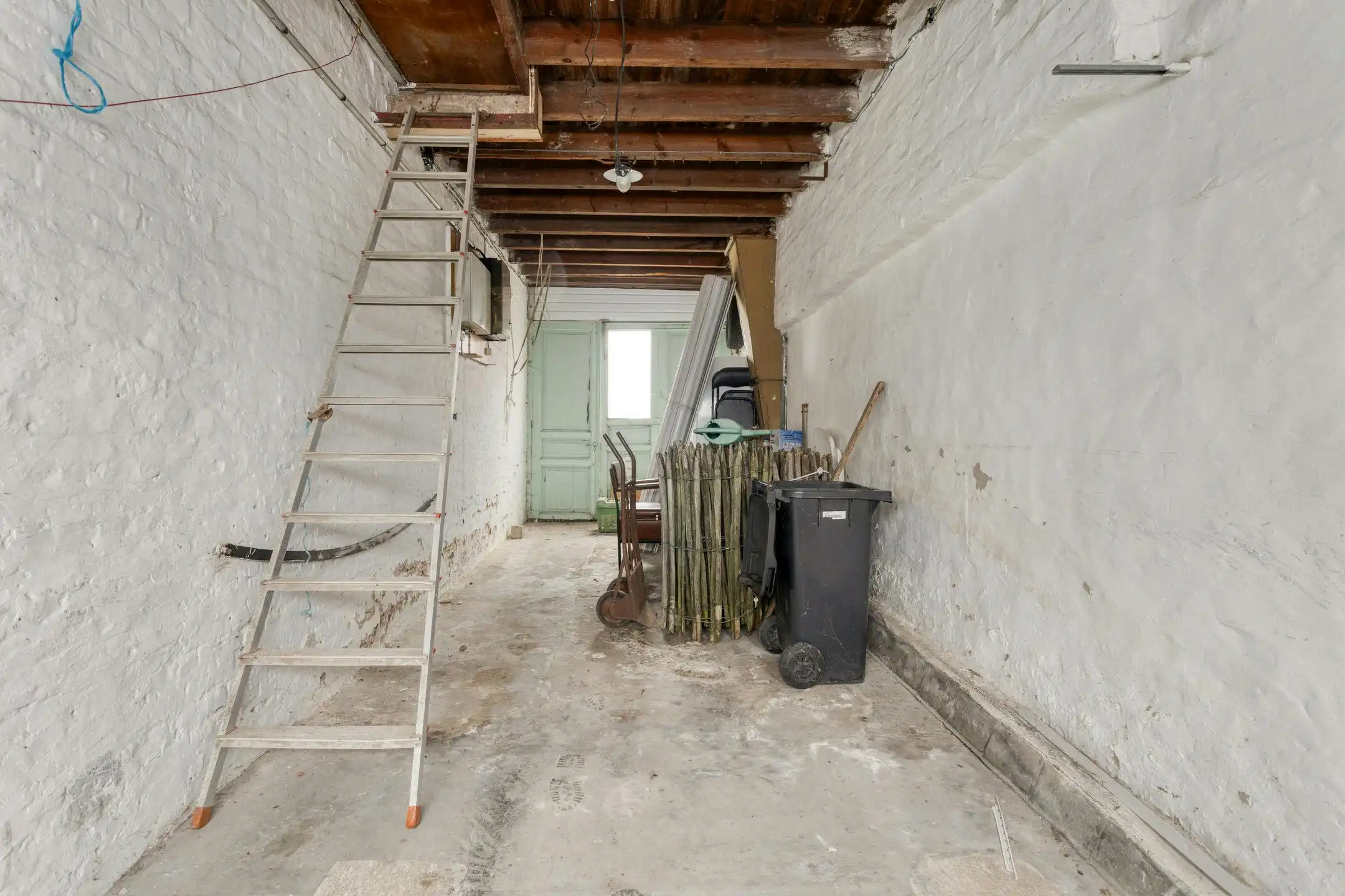 Ruime woning met tuin en garage op 380m² te Leisele. foto 24