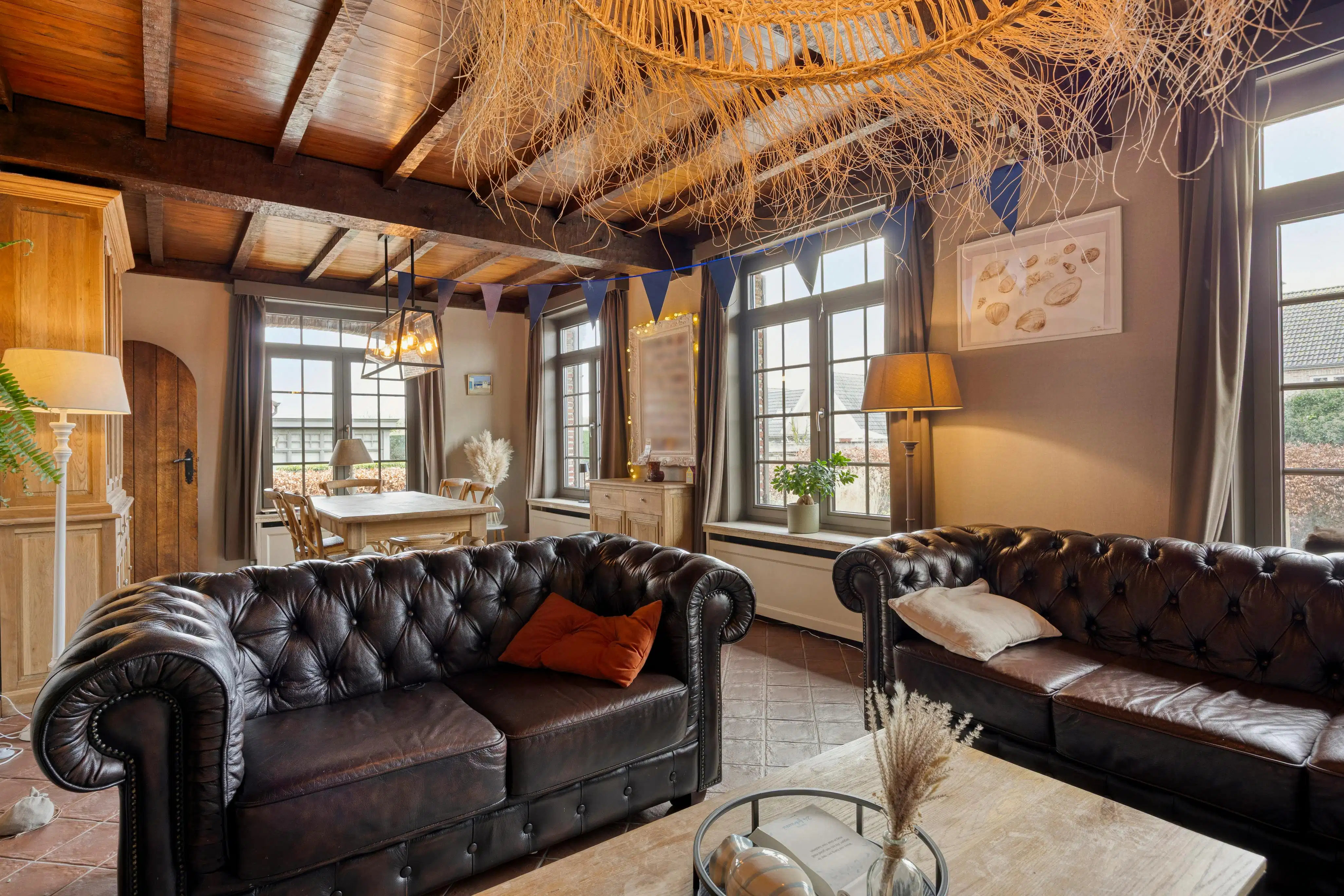 Karaktervolle gezinswoning op toplocatie te koop in Eeklo foto 4