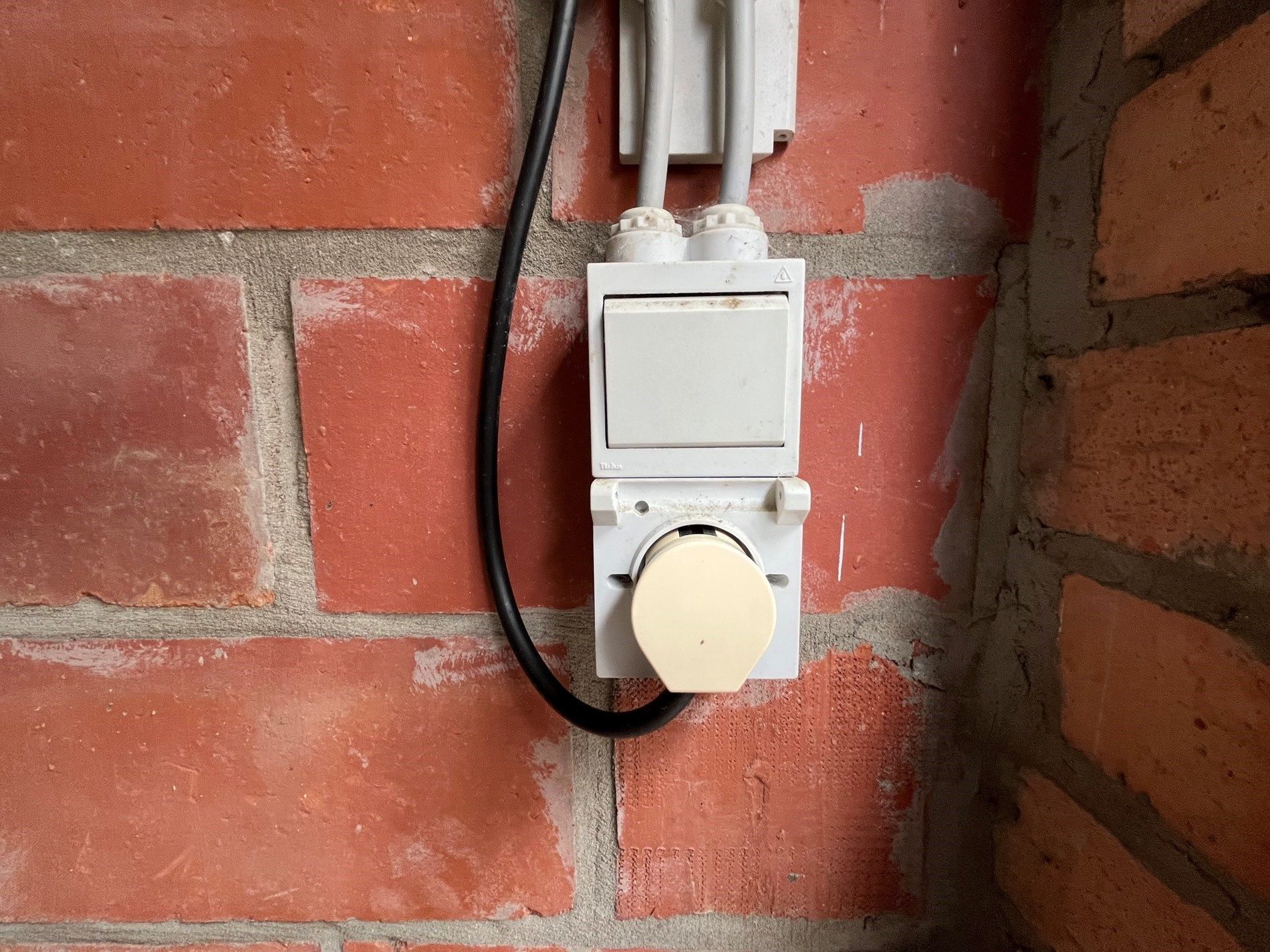 Goed gelegen garagebox foto 6
