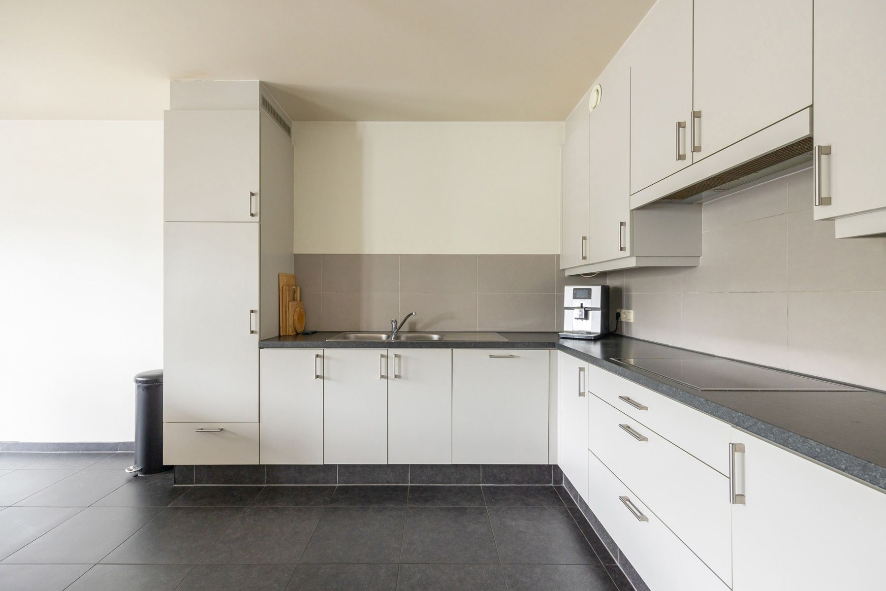 Ruim duplex-appartement (144m²) met 3 slaapkamers, 2 badkamers, 2 terrassen, zolderberging en autostaanplaats. foto 11