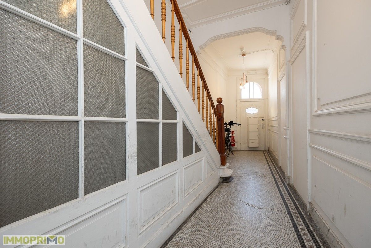 Ruim en stijlvol 1-slaapkamerappartement met zuidtuin en terras foto 2
