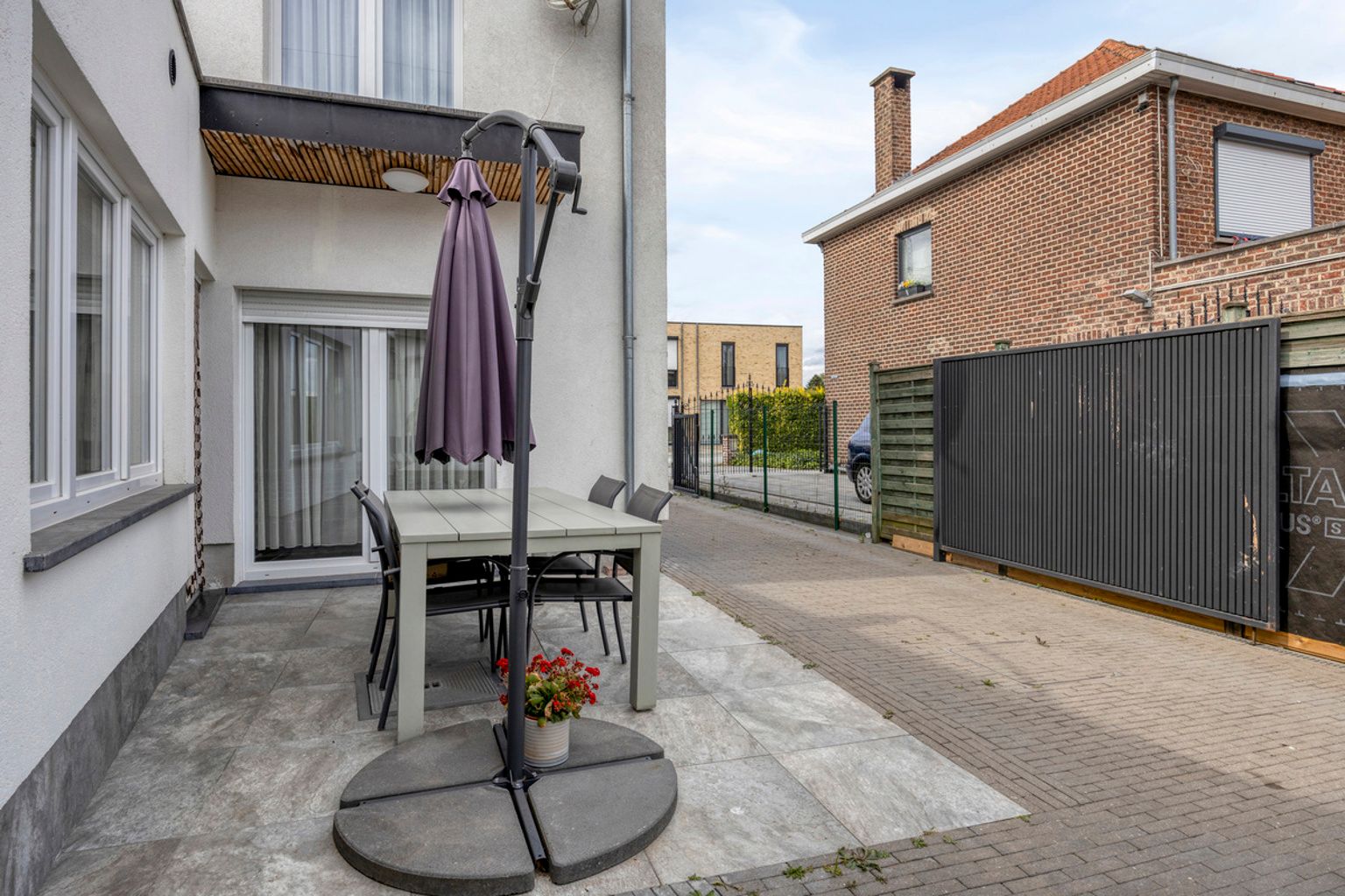 Ruime en gerenoveerde 3-gevelwoning met 4 slaapkamers foto 23
