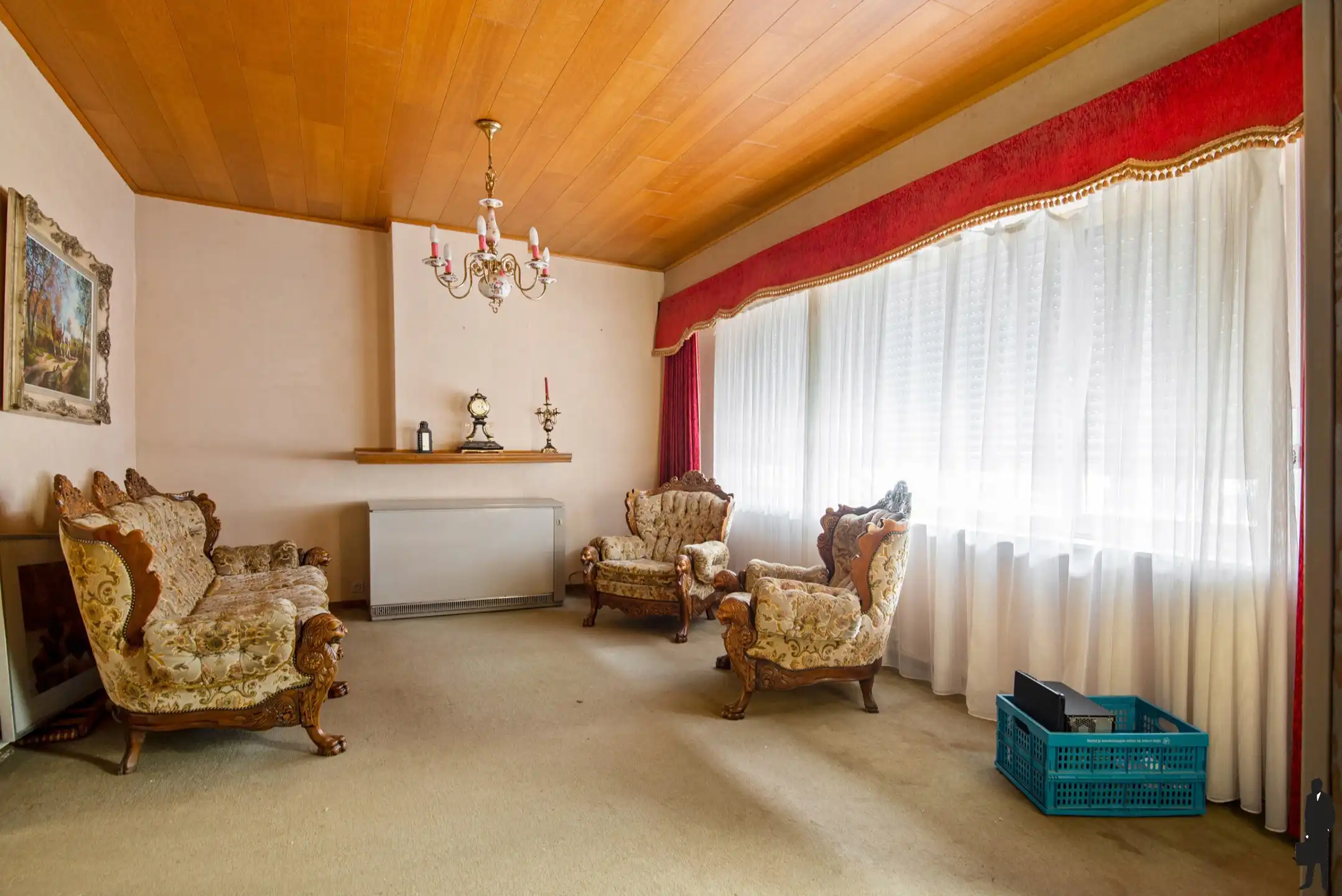 Te renoveren woning pal in het centrum van Hemiksem foto 4