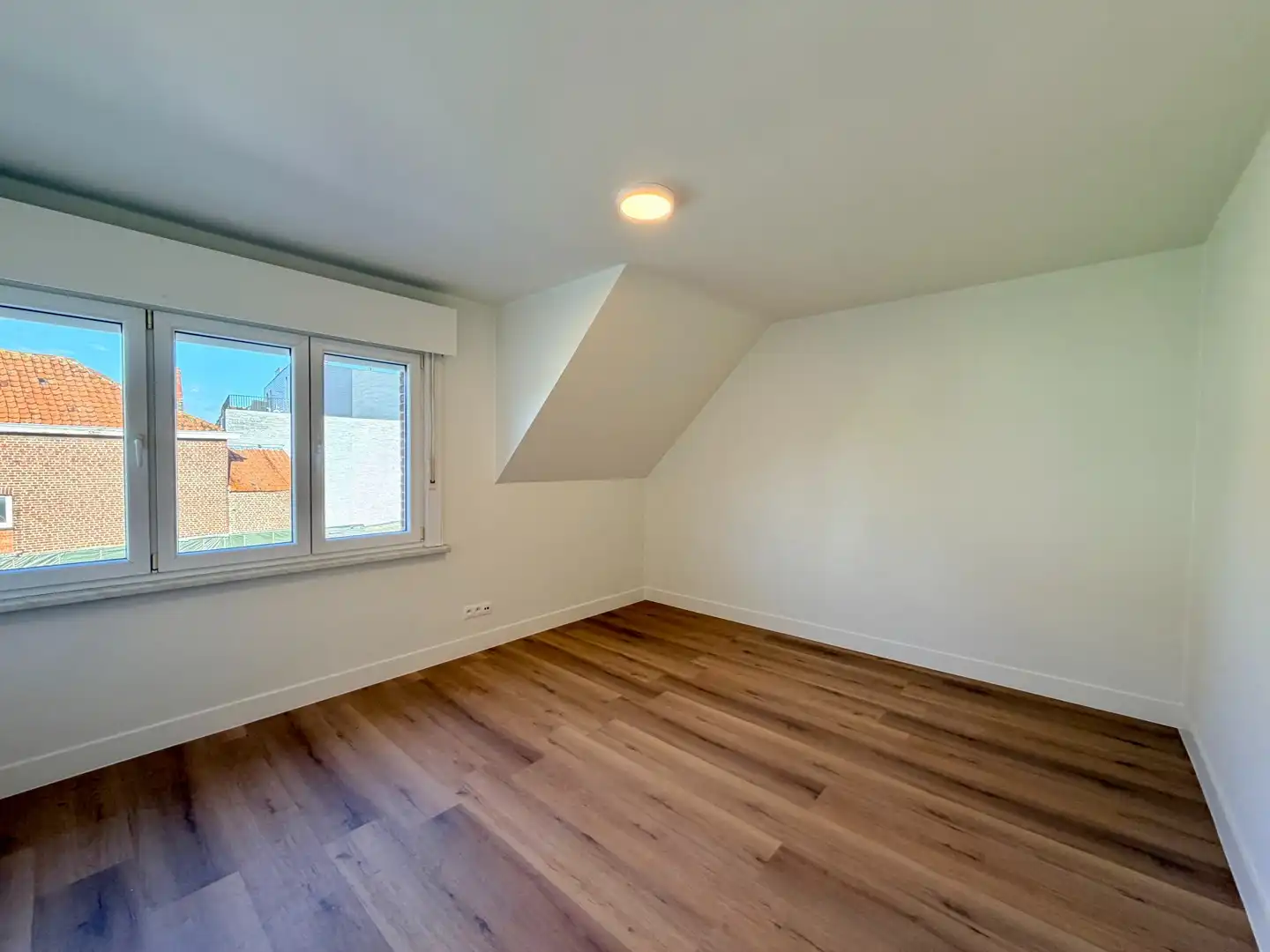 Gerenoveerd duplexappartement met 3 slaapkamers in centrum Tielt! foto 10