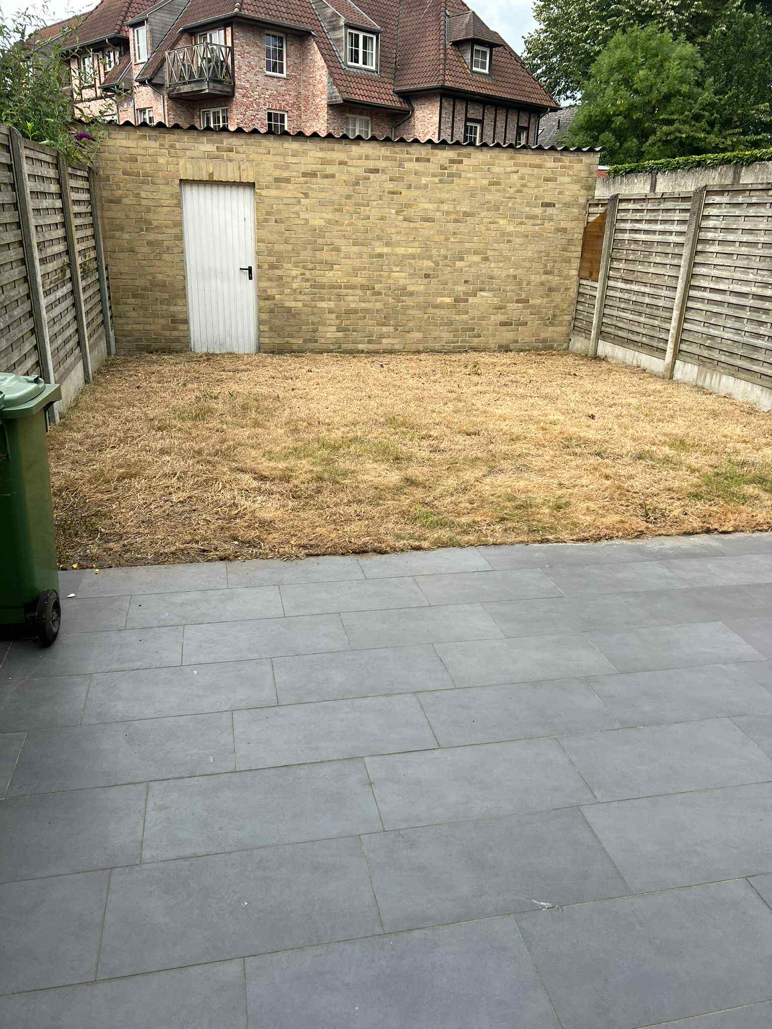 LEUK GELIJKVLOERS APP. MET TUIN foto 4