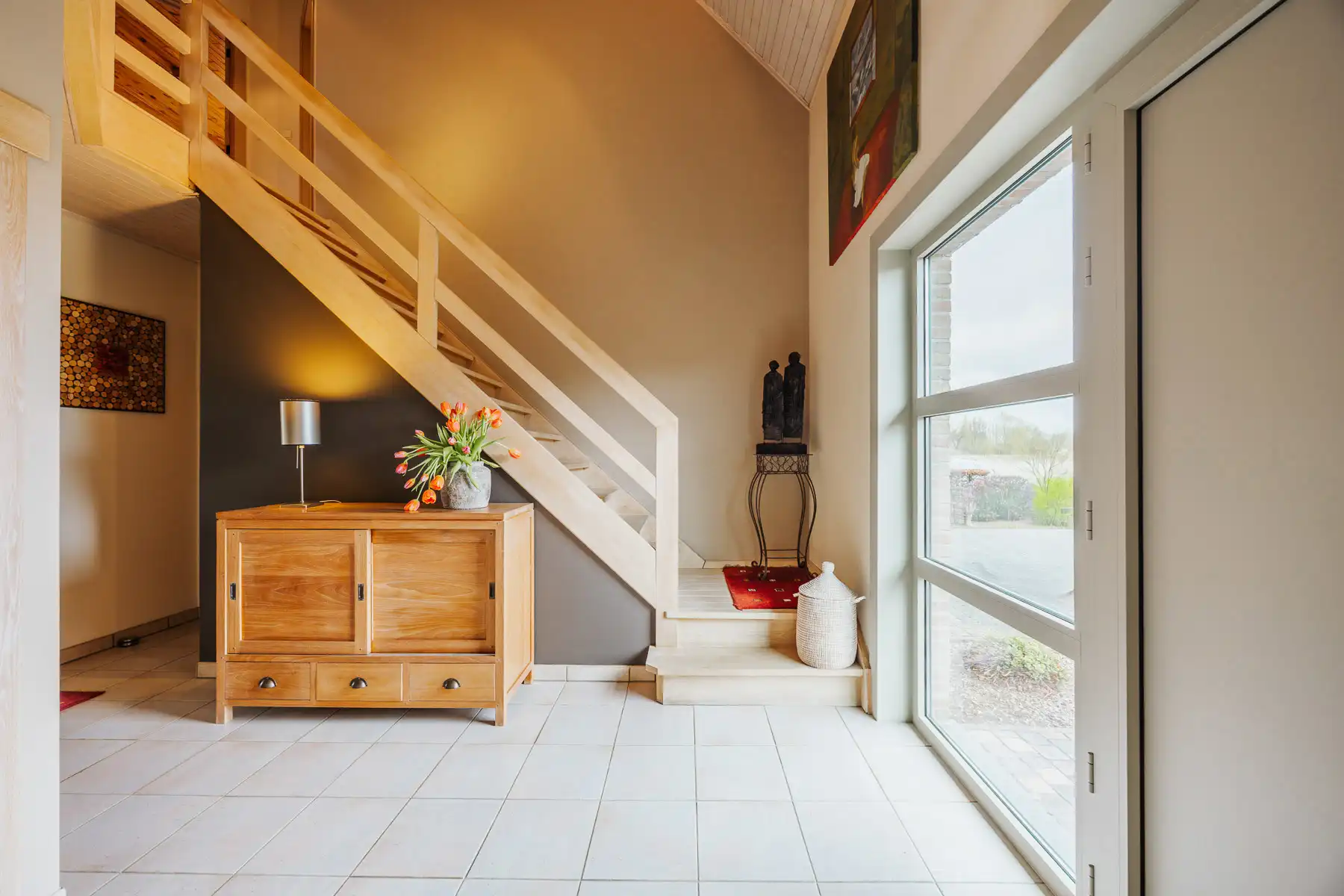 Ruime, instapklare woning met mooie tuin in groene omgeving foto 3