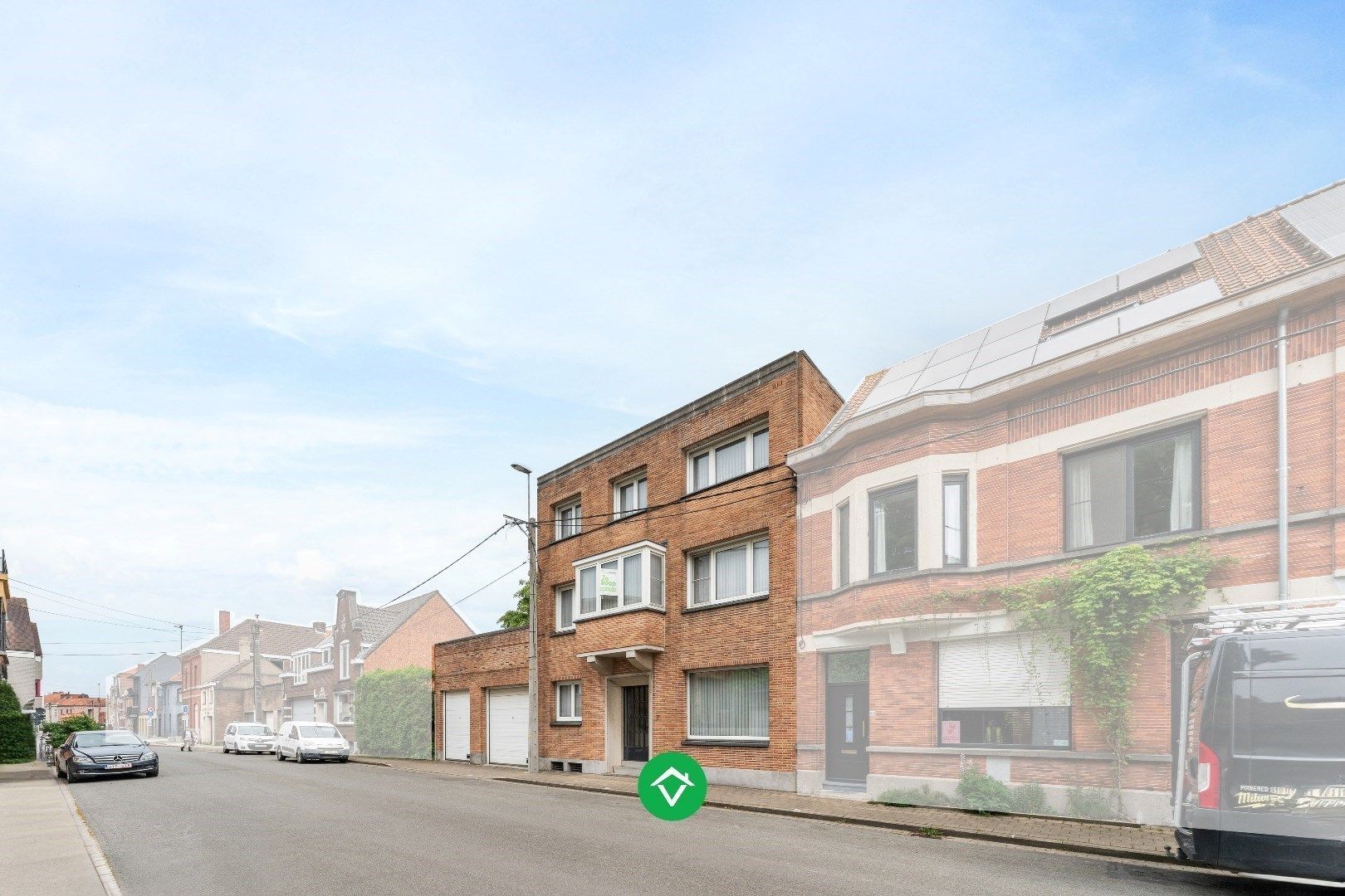 Hoofdfoto van de publicatie: Ruime woning met 7 slaapkamers en loods (320m²) in centrum Roeselare