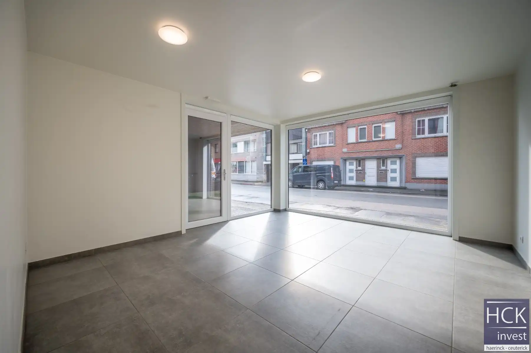 WAREGEM - Commerciële ruimte (winkel of bureel) op topligging! foto 4