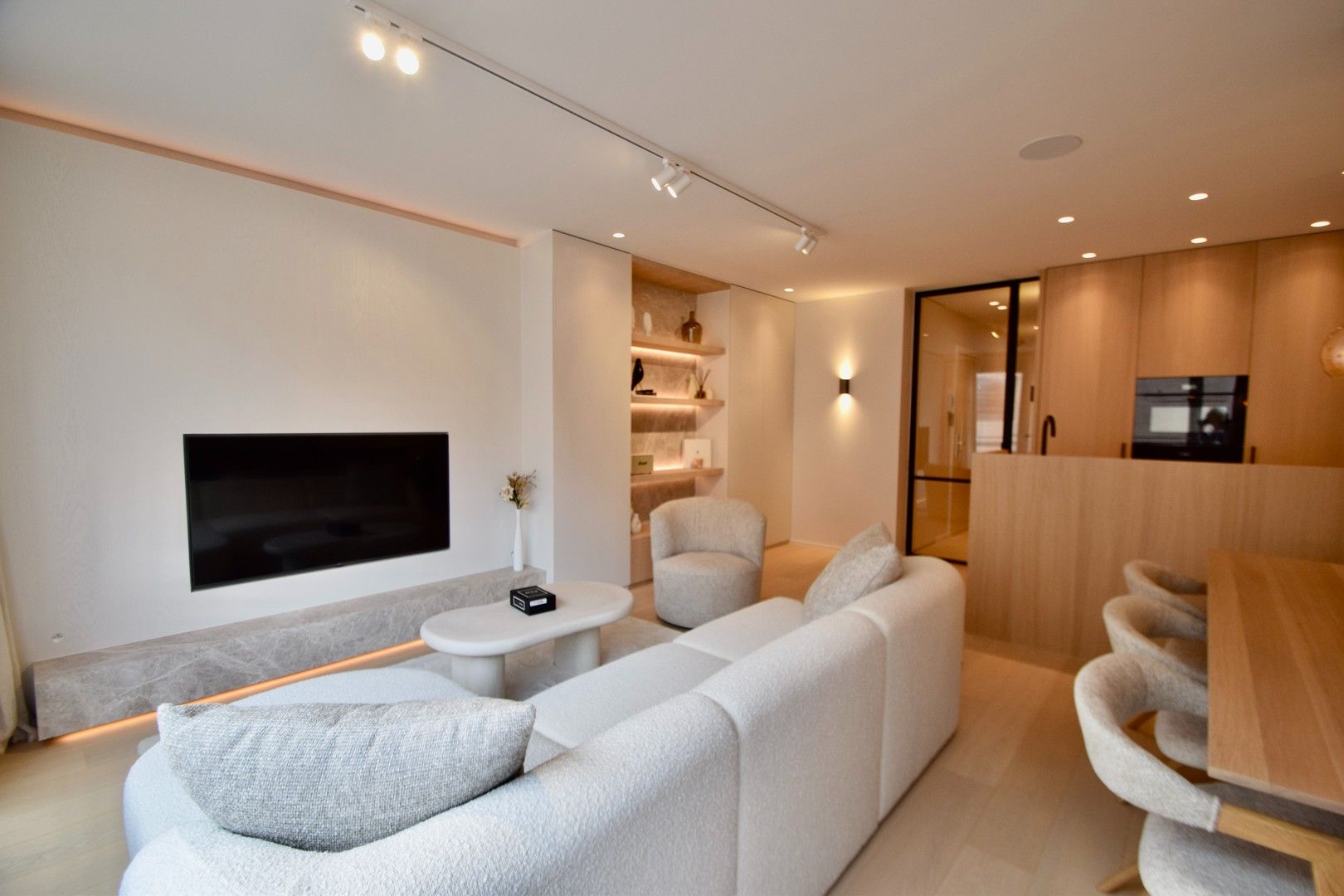 Gerenoveerd appartement met 3 slaapkamers in het centrum van Knokke op 3 stappen van de zee. foto 5