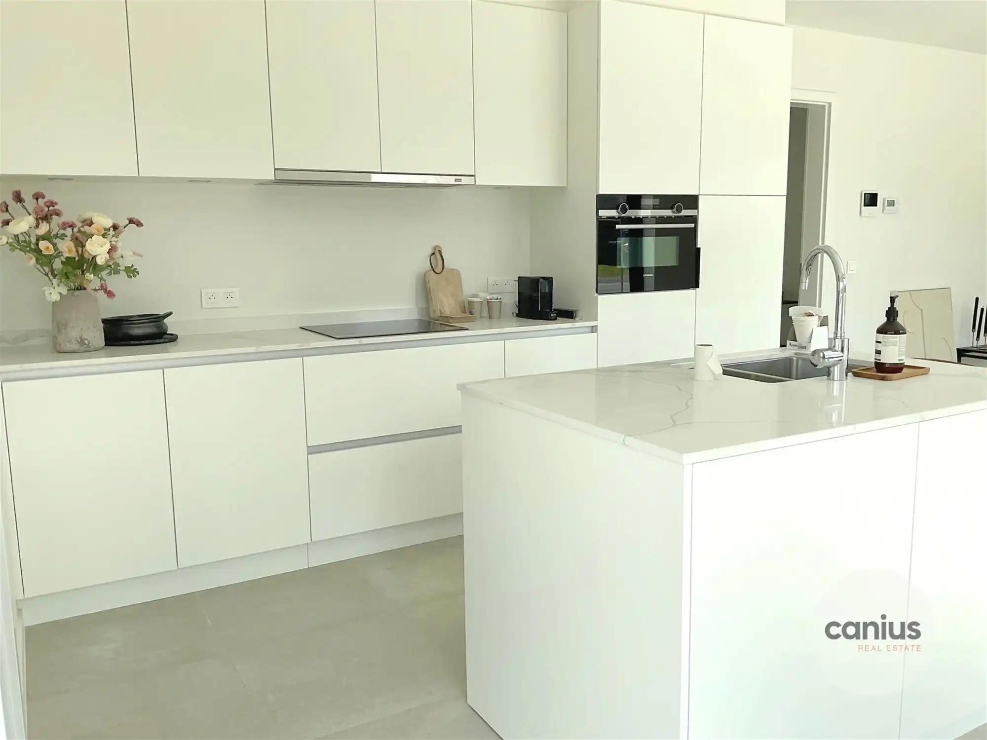 APPARTEMENT MET 2/3 SLAAPKAMERS EN TERRAS foto {{pictureIndex}}