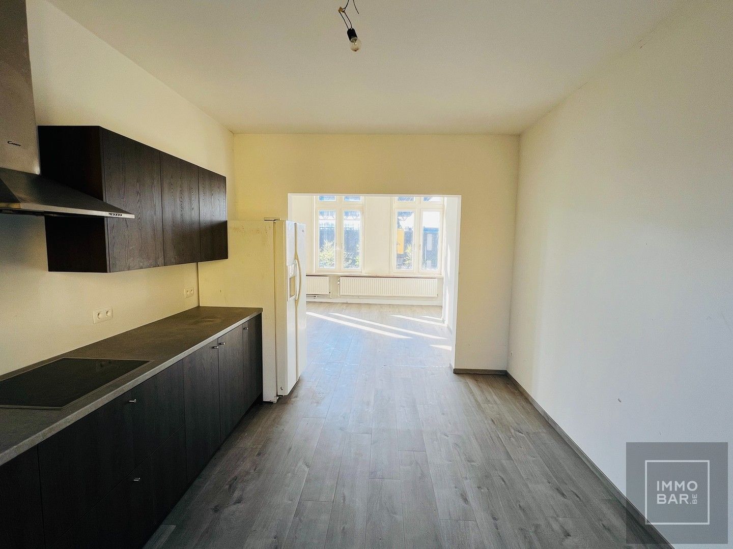 Charmant handelspand met gerenoveerd appartement foto 12