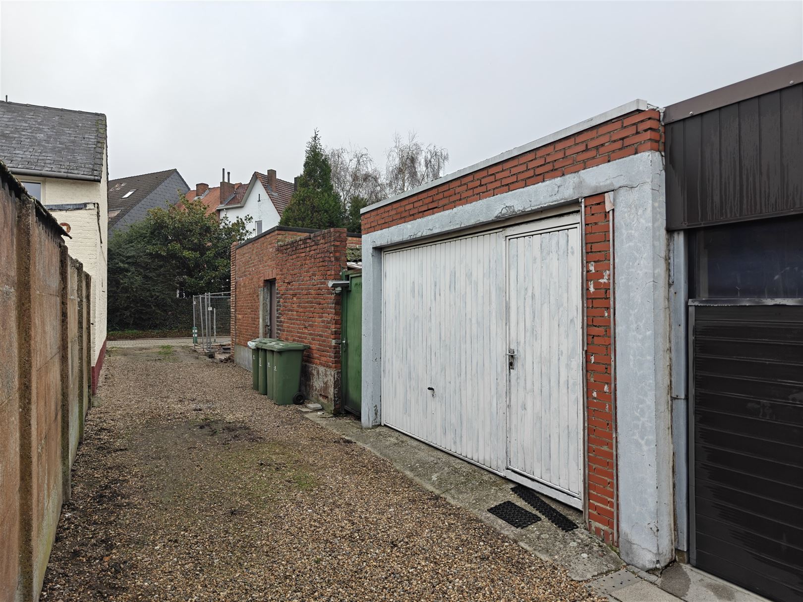 TE HUUR: Gesloten bebouwing met 2 slaapkamer te Hasselt! foto 16