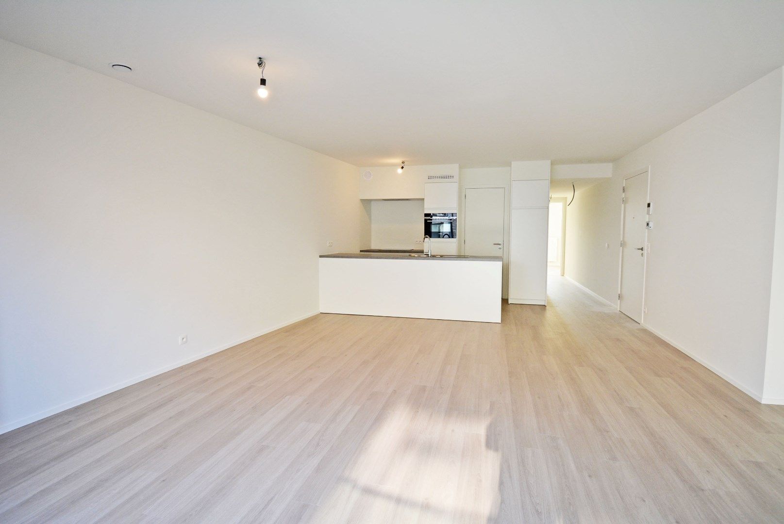 Nieuwbouw appartement met 2 slaapkamers op wandelafstand van het strand in Heist foto {{pictureIndex}}