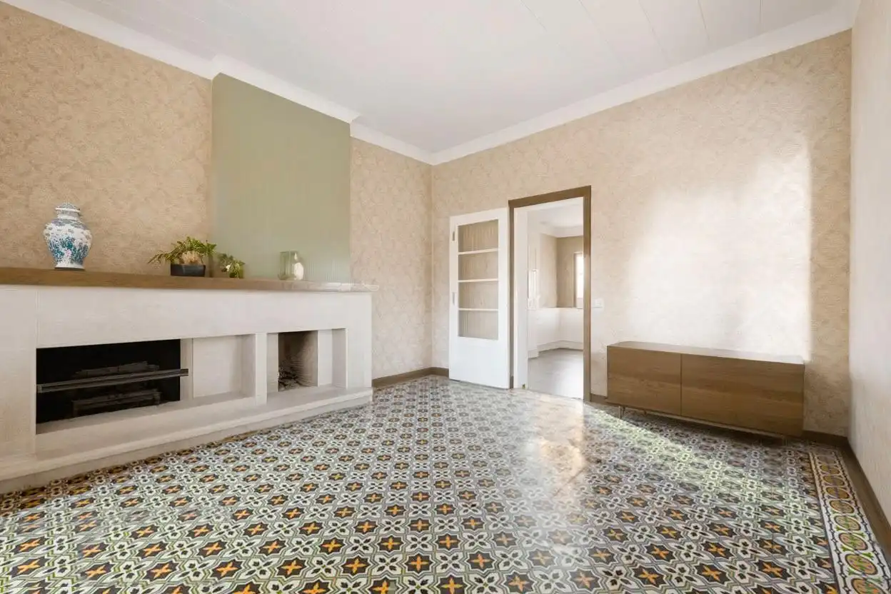 Ruime renovatiewoning met veel potentieel foto 8