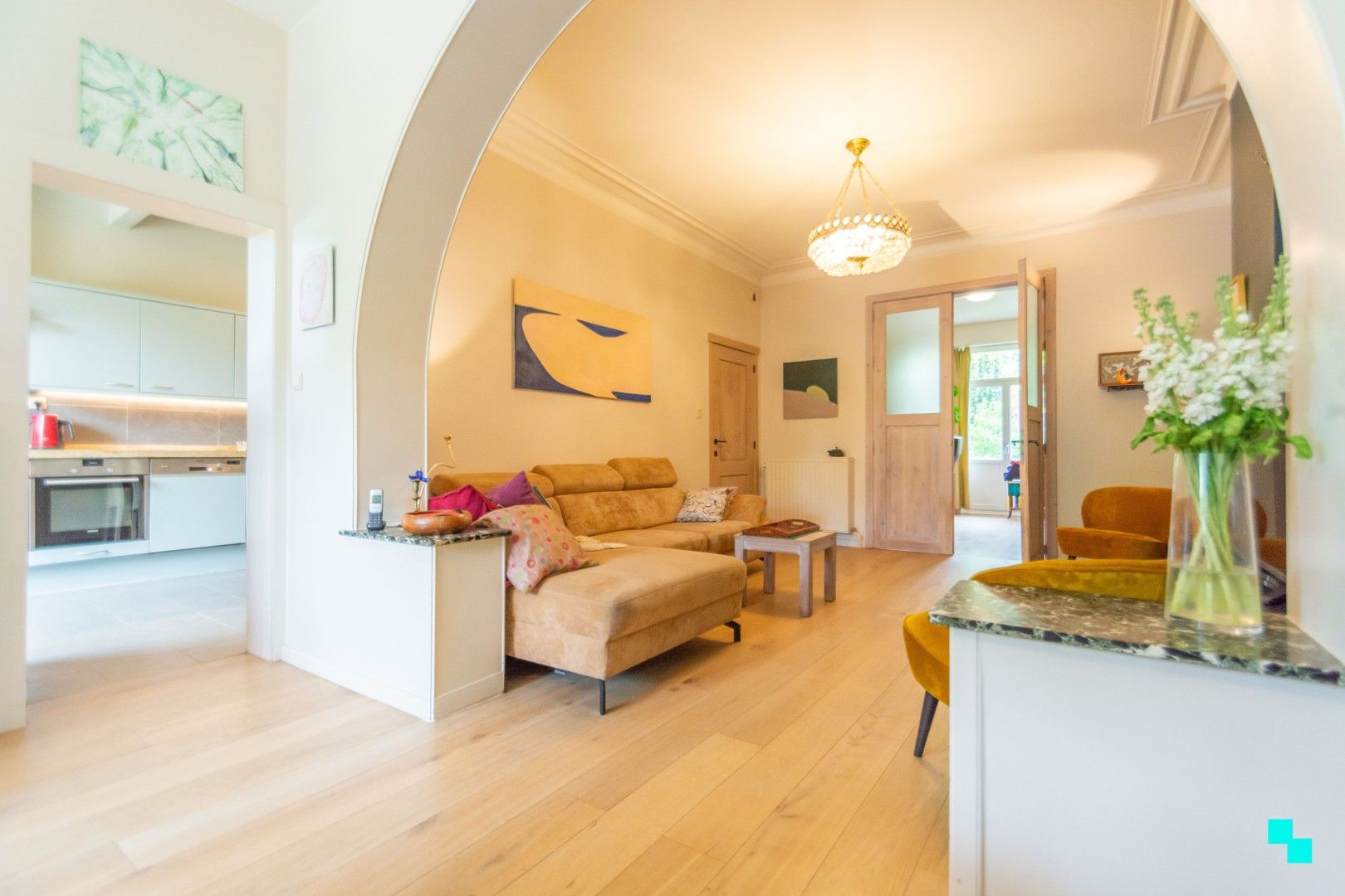 Karaktervolle woning met handelsruimte vlakbij Gent-Sint-Pieters foto 10