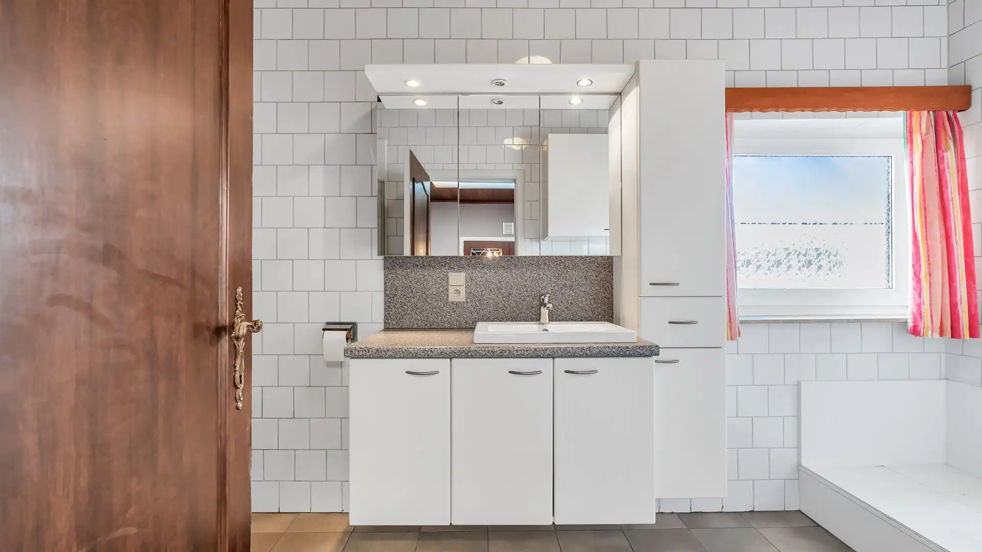 RUIME WONING MET KARAKTER EN TAL VAN MOGELIJKHEDEN, VLAKBIJ HET CENTRUM VAN LANAKEN EN MAASTRICHT foto 10