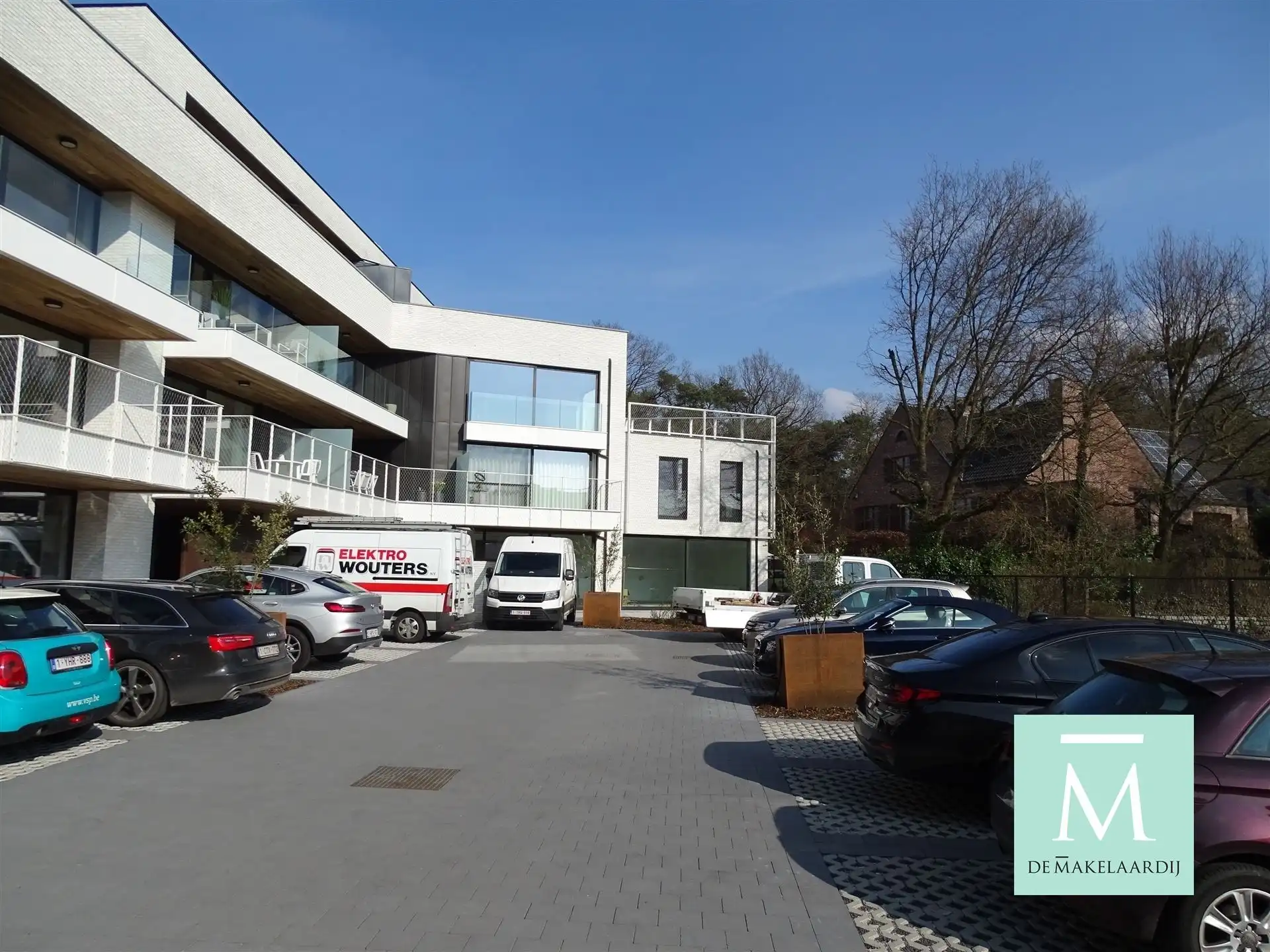 Aangenaam appartement, 2 slaapkamers, ruim terras (75m²), kelder en autostaanplaats foto 12