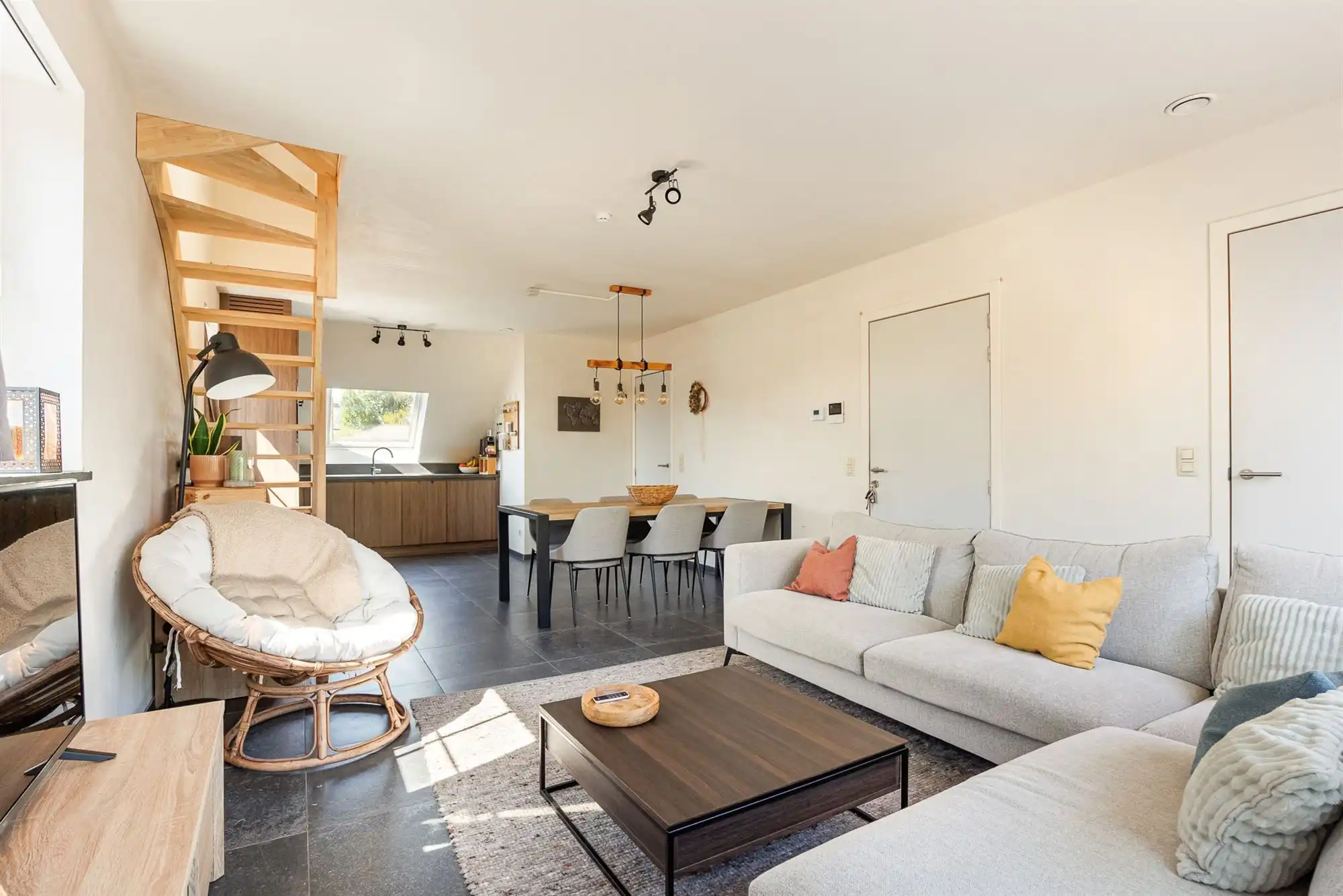 Instapklaar duplexappartement met een terras foto 7
