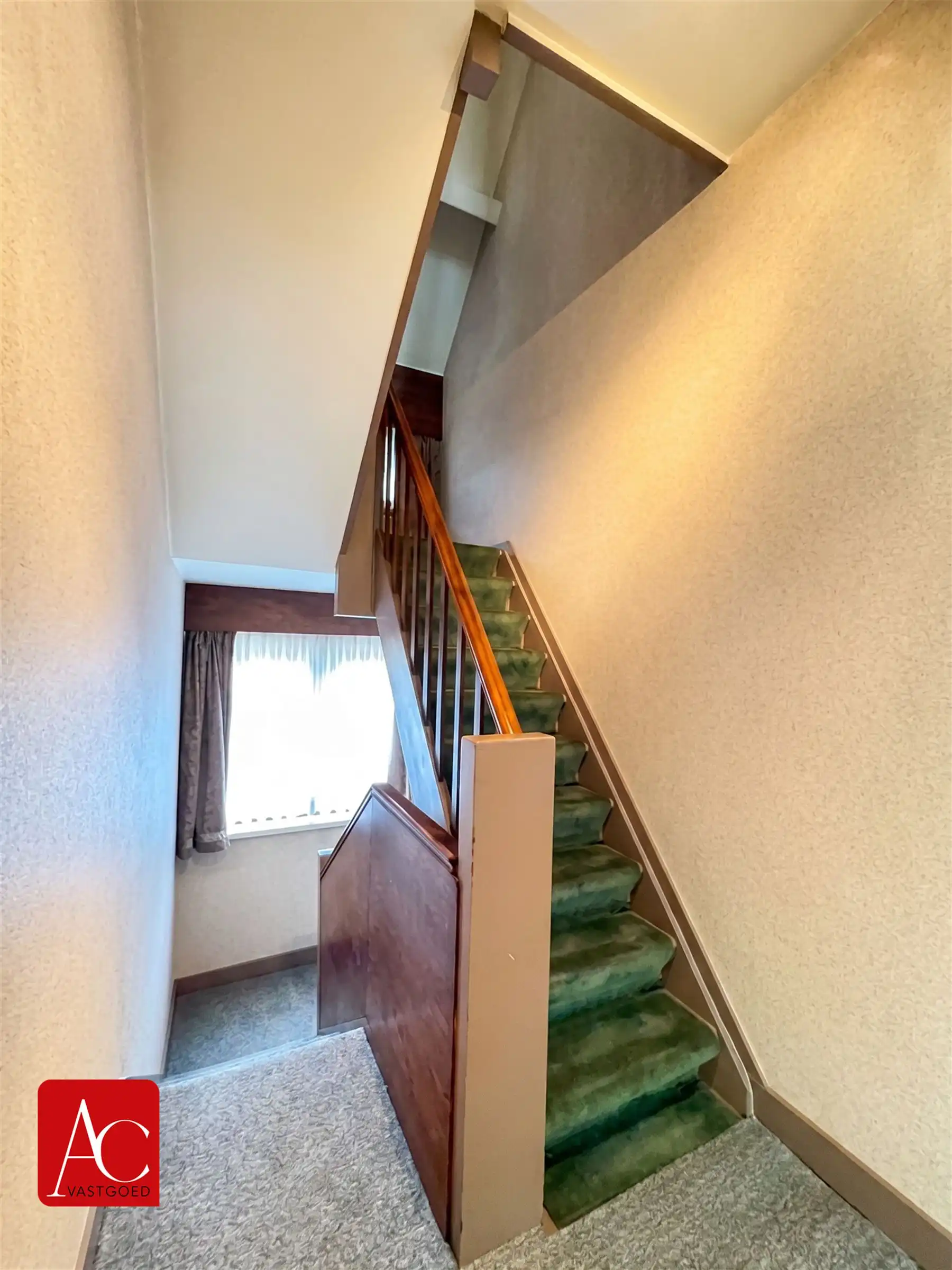 Goed gelegen woning met tuin ter renovatie foto 15