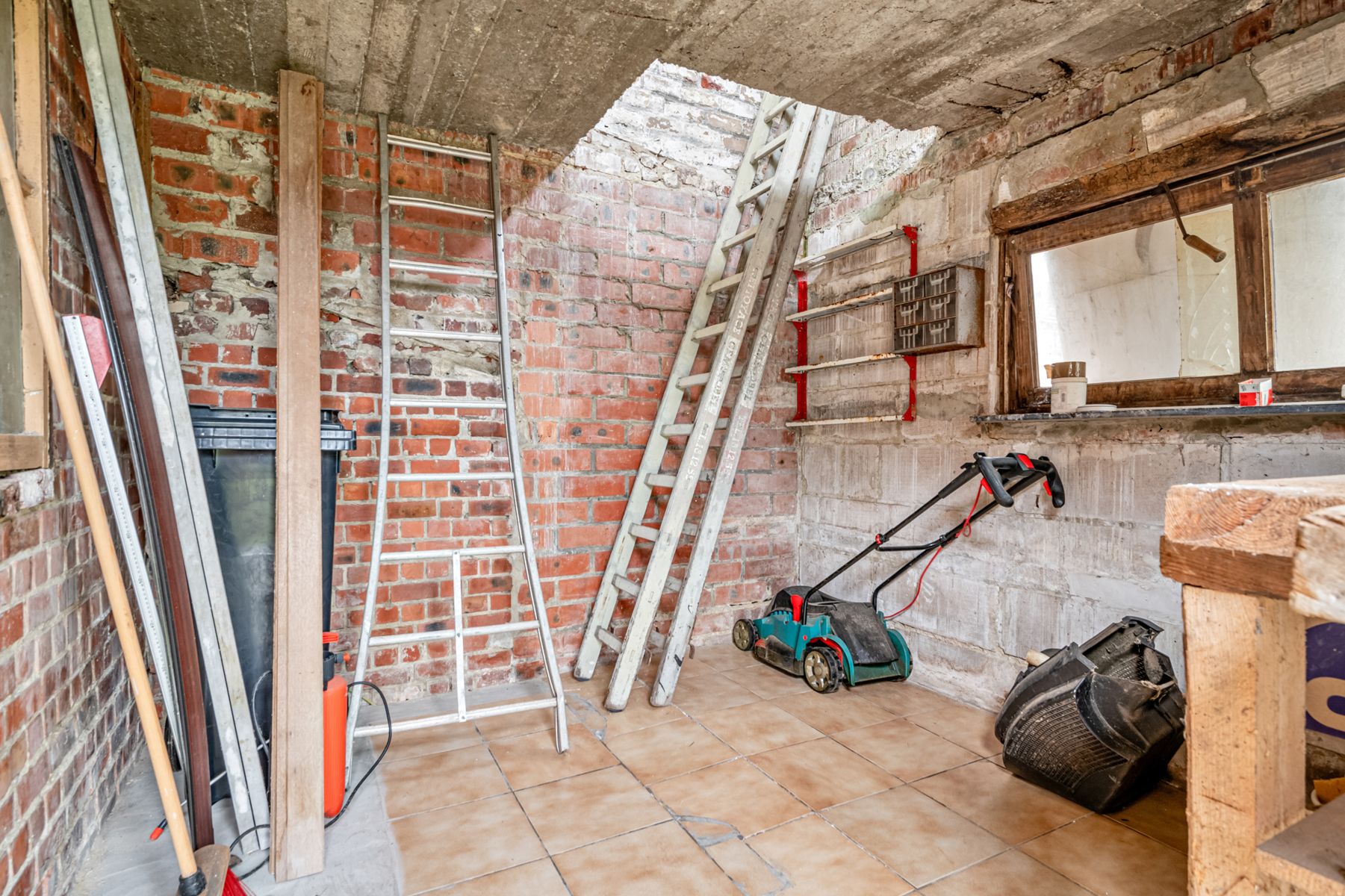 Te renoveren gezinswoning met 3 slaapkamers garage en tuin foto 20