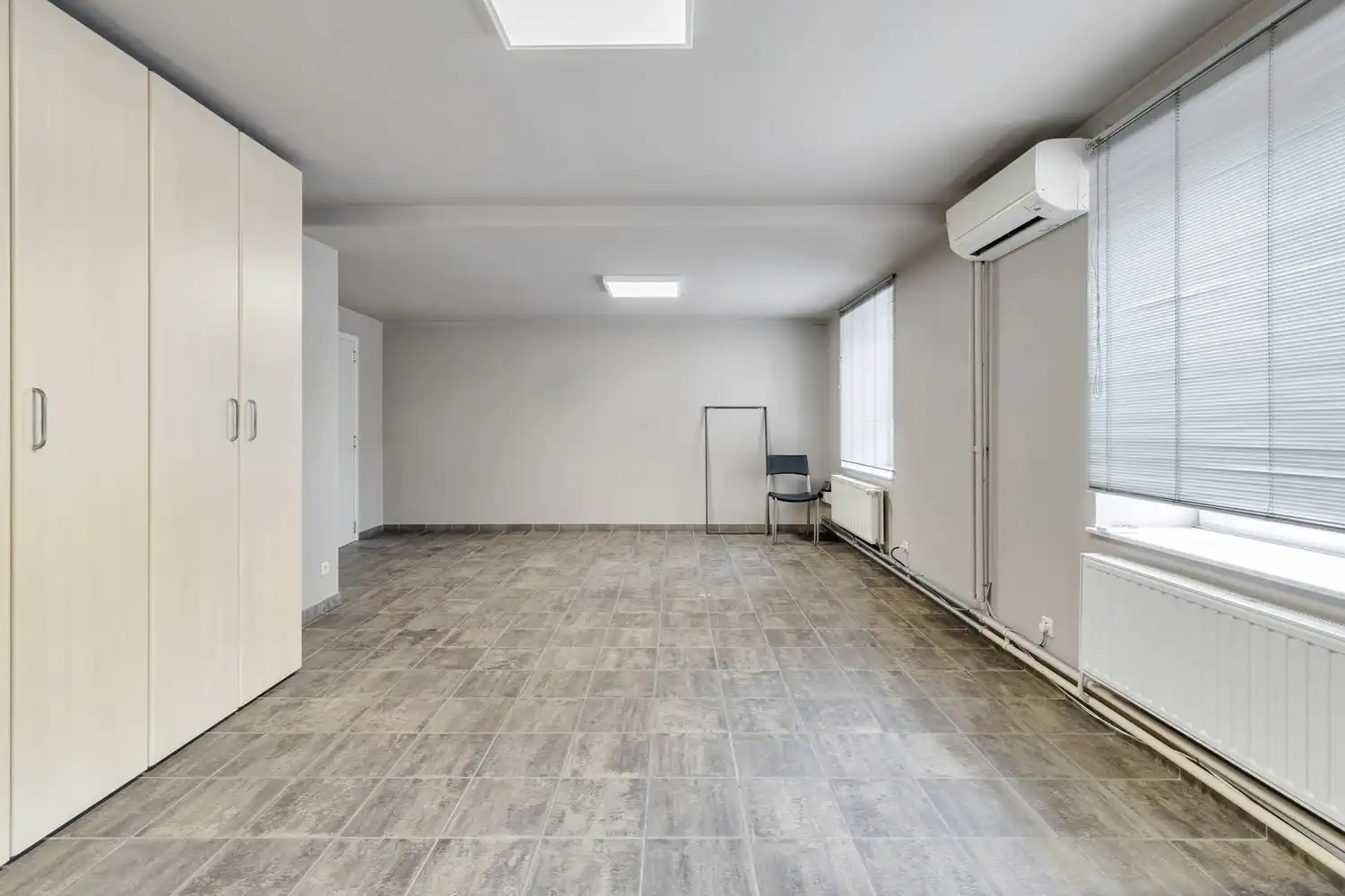 Unieke vastgoedopportuniteit! Ruim bedrijfscomplex met 2 appartementen en exclusief penthouse op 46a 55ca! foto 23