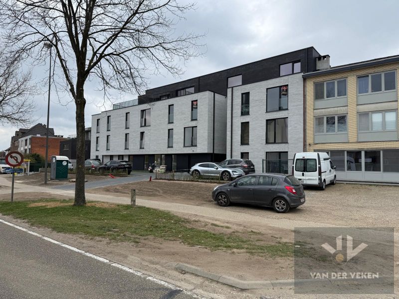 HYPERMODERN BEN-NIEUWBOUWAPP MET 2 SLPK EN RUIM TERRAS foto 16