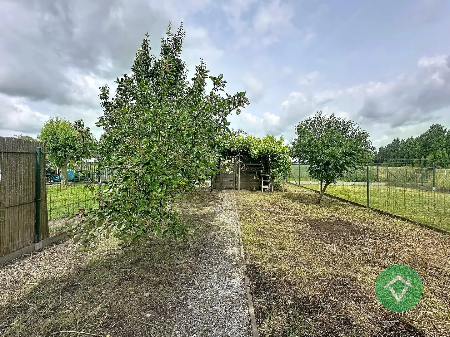 Recente gezinswoning met 3 slaapkamers, garage en landelijk uitzicht te huur in Eernegem foto 19