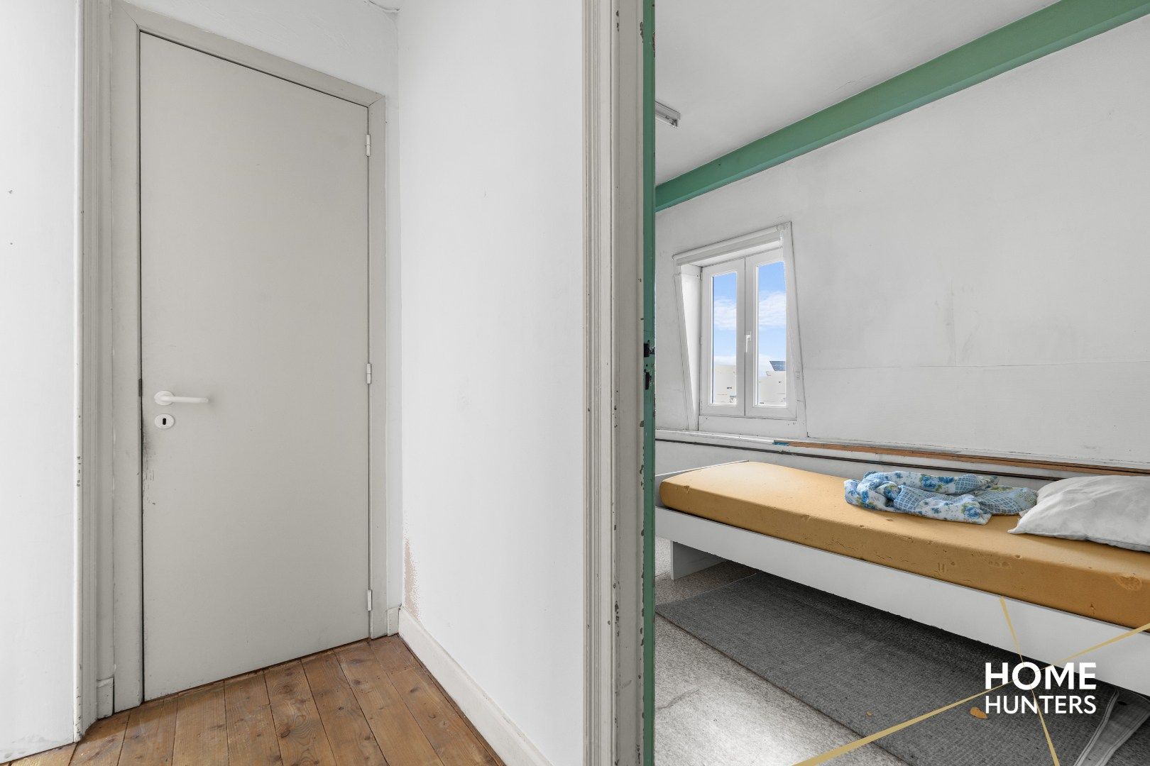 Op te frissen woning met 3 slaapkamers, ruime tuin en grote garage nabij centrum Ieper foto 17