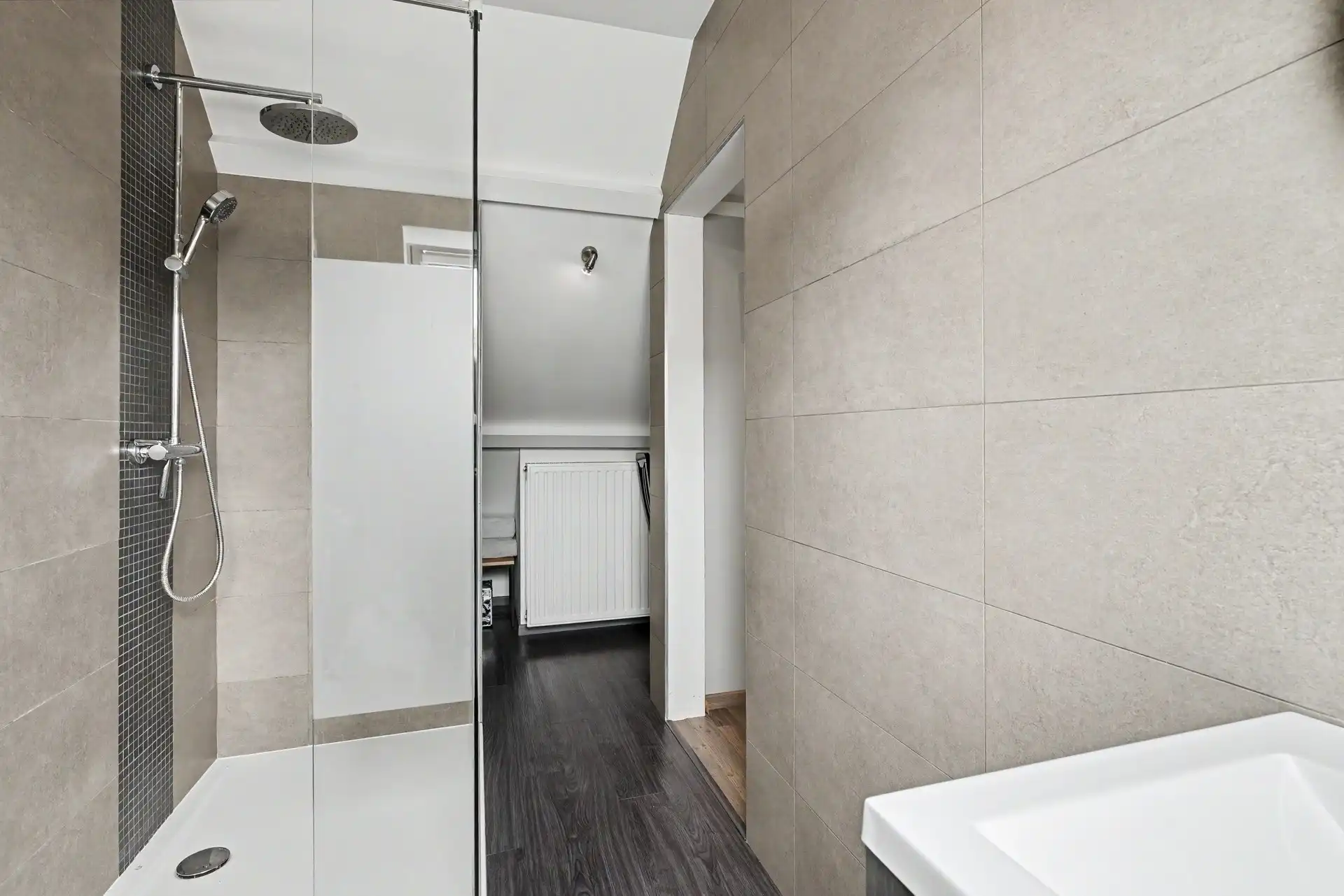 Instapklare woning met 2 slaapkamers en garage vlak bij het centrum van Stekene foto 24
