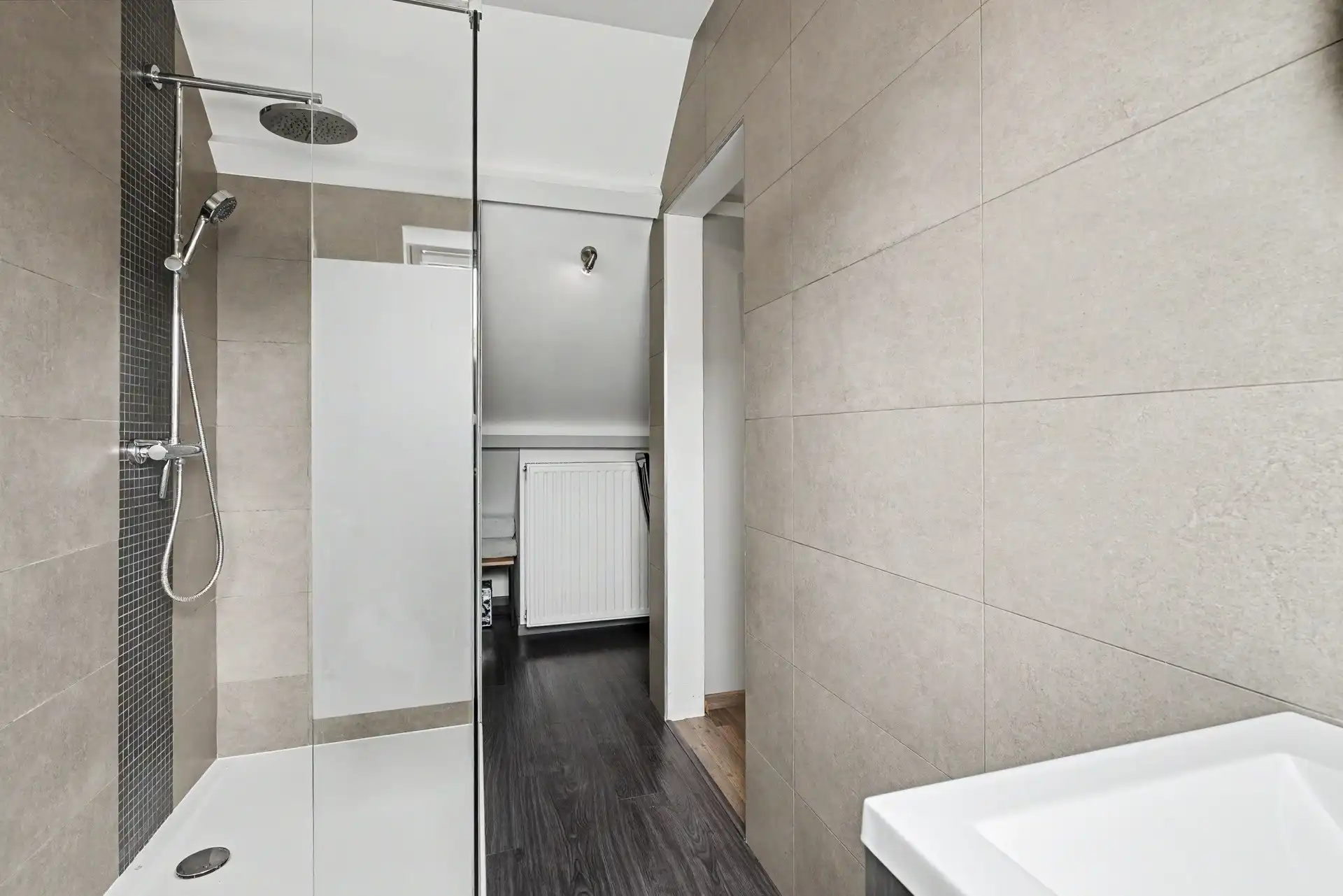 Instapklare woning met 2 slaapkamers en garage vlak bij het centrum van Stekene foto 24