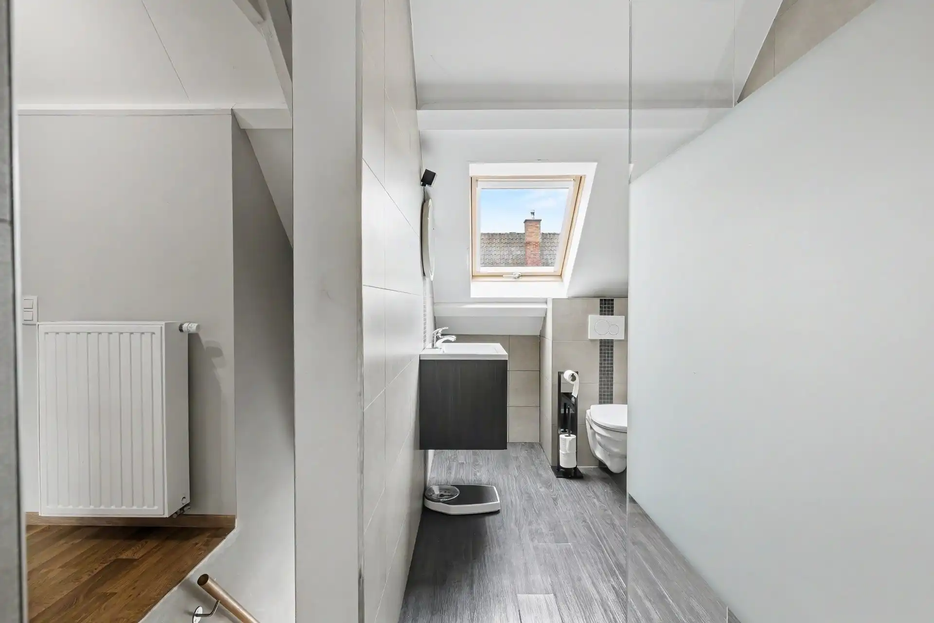 Instapklare woning met 2 slaapkamers en garage vlak bij het centrum van Stekene foto 24