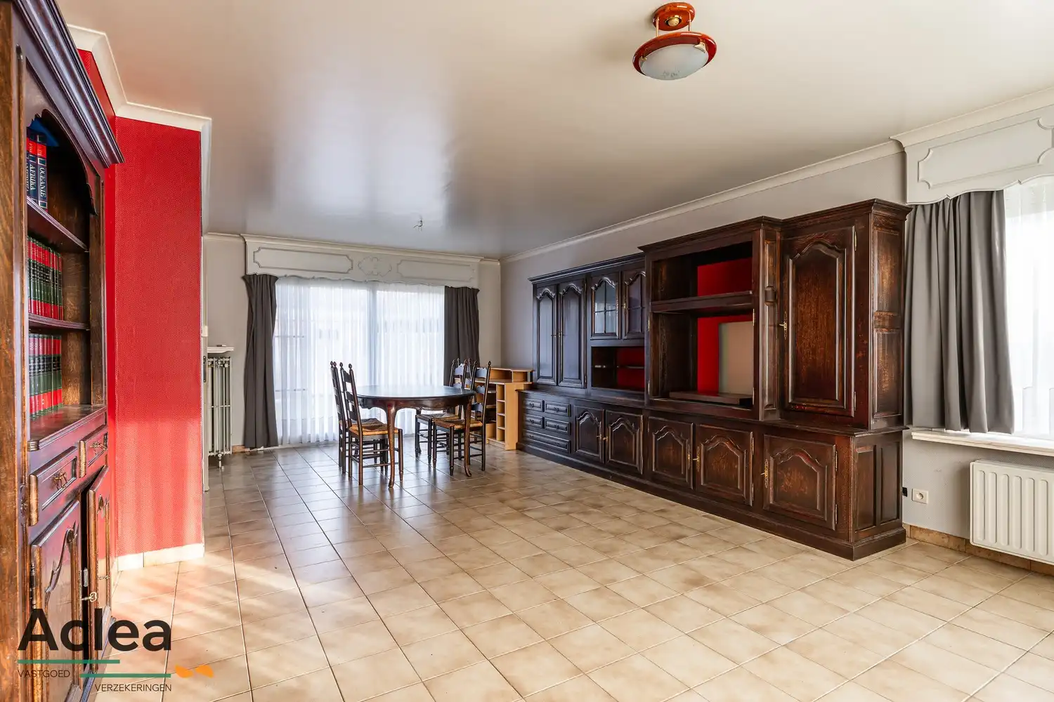 Ruime gezinswoning op een mooi perceel in de Witte Wijk foto 5