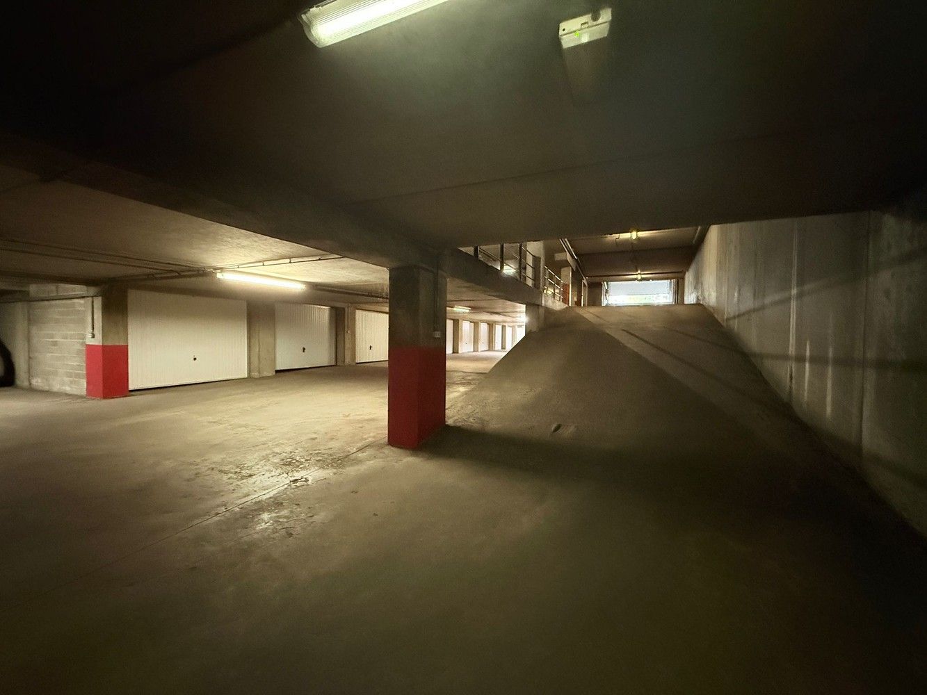 Garage te huur op het Molenweideplein in Lanaken foto 3