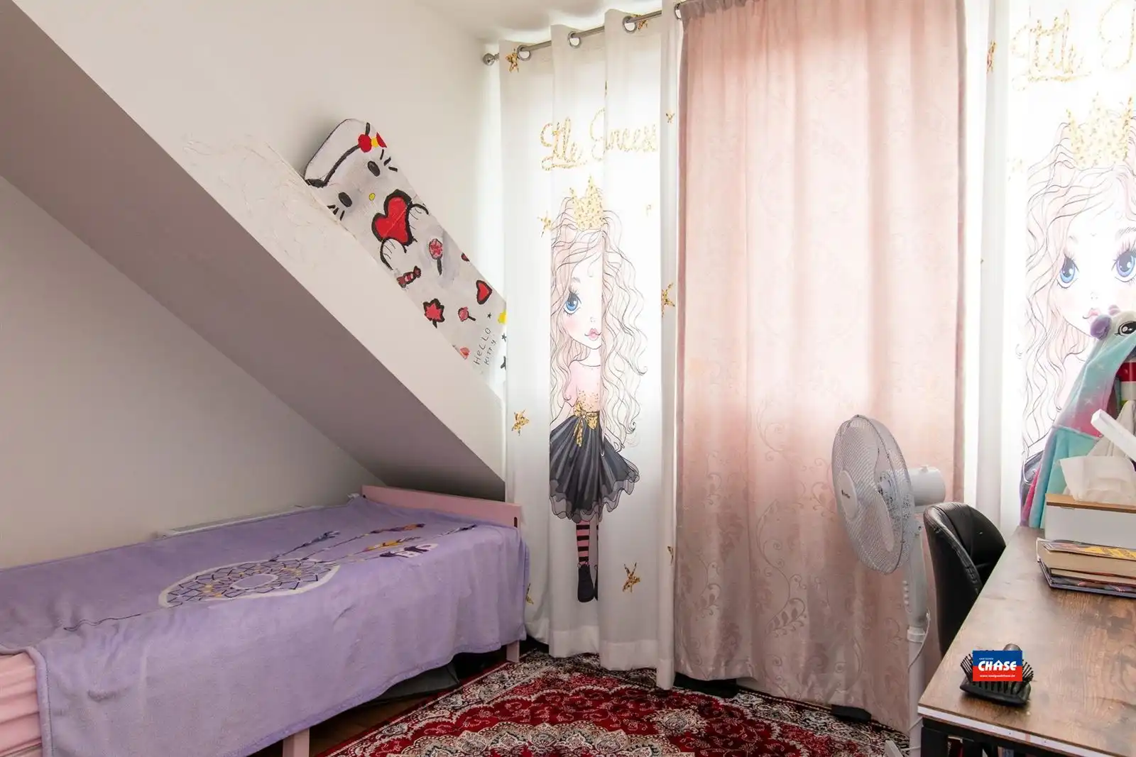 Gerenoveerde woning met 4 slpks + bureau en tuintje foto 14