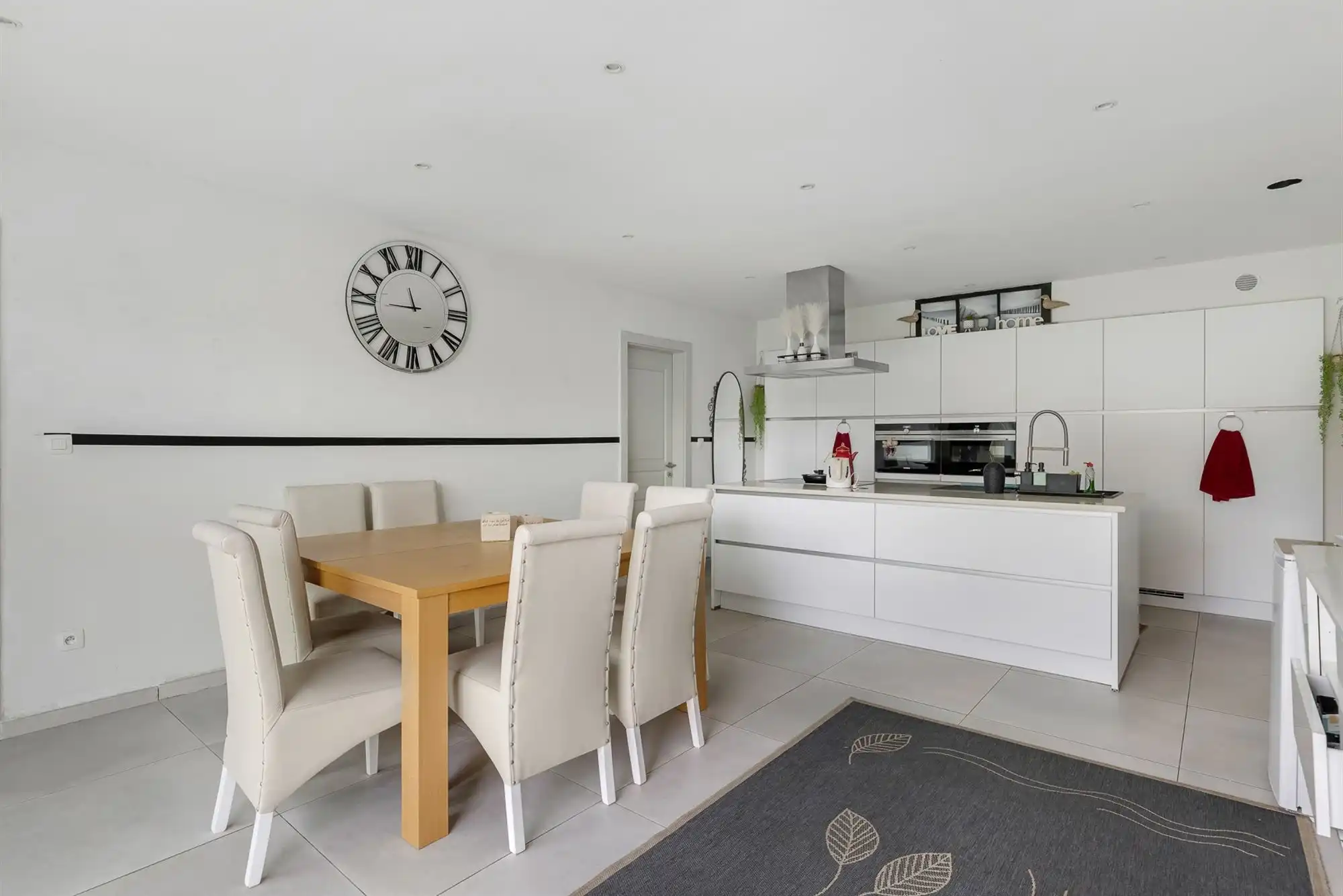 RECENTE WONING MET 6 SLAAPKAMERS VLAKBIJ CENTRUM KOERSEL foto 2