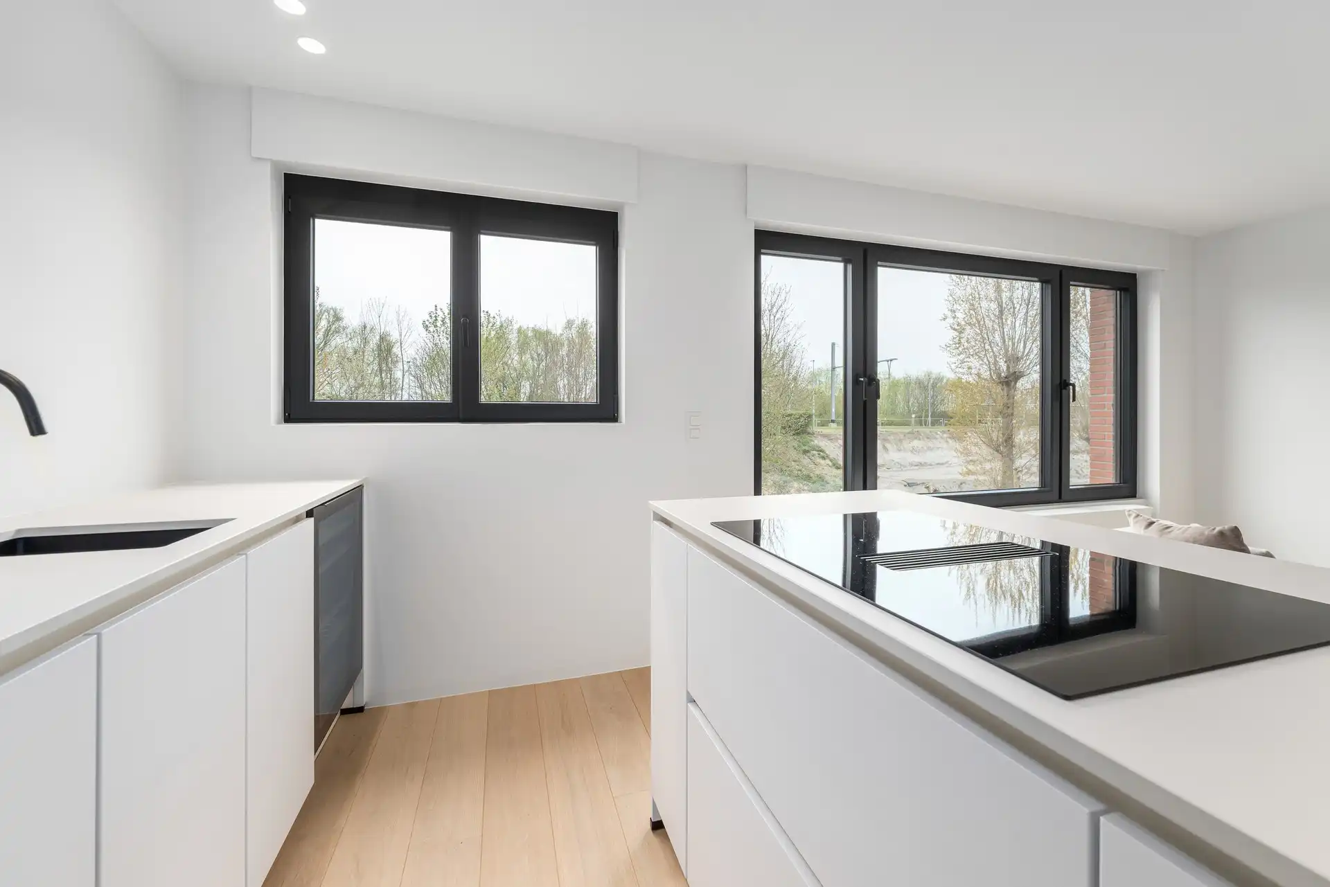 Tot in de puntjes gerenoveerd appartement foto 7