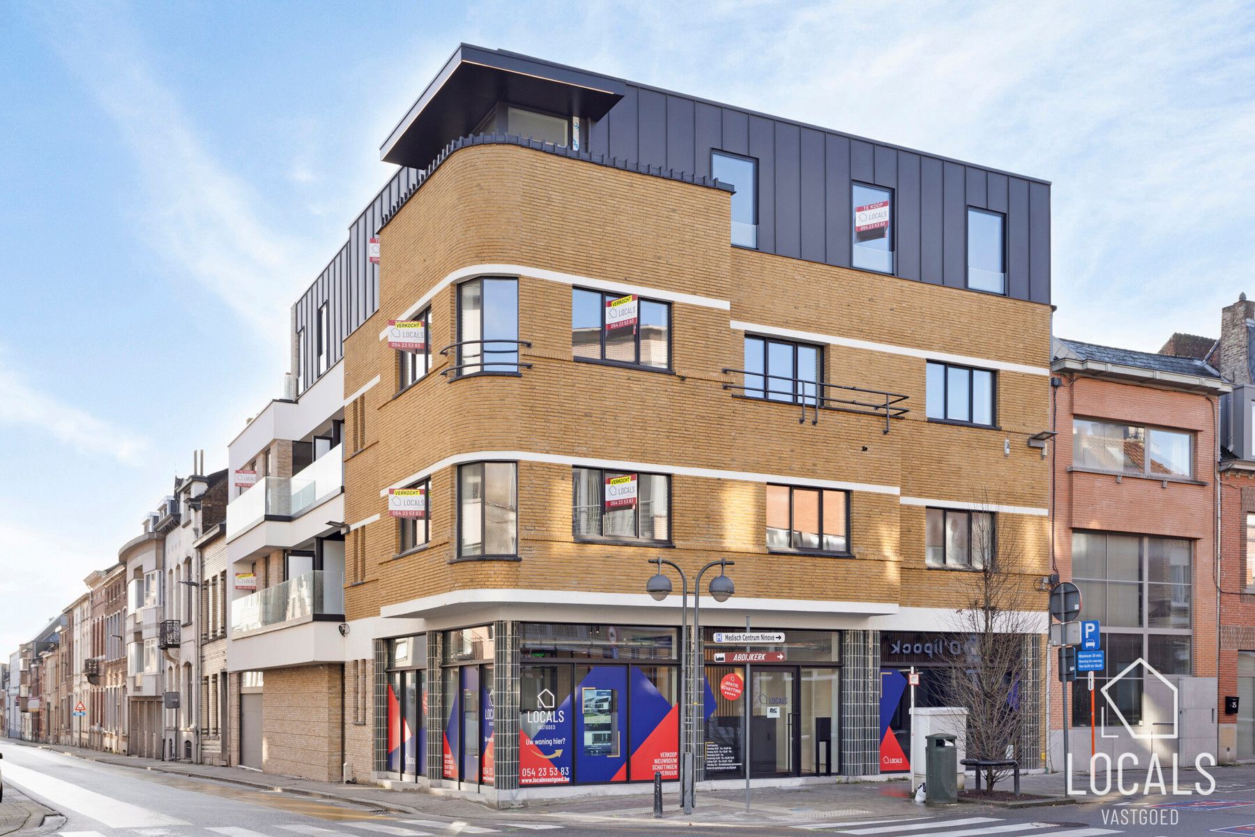 LAATSTE APPARTEMENT IN DIT UNIEKE GEBOUW! foto {{pictureIndex}}