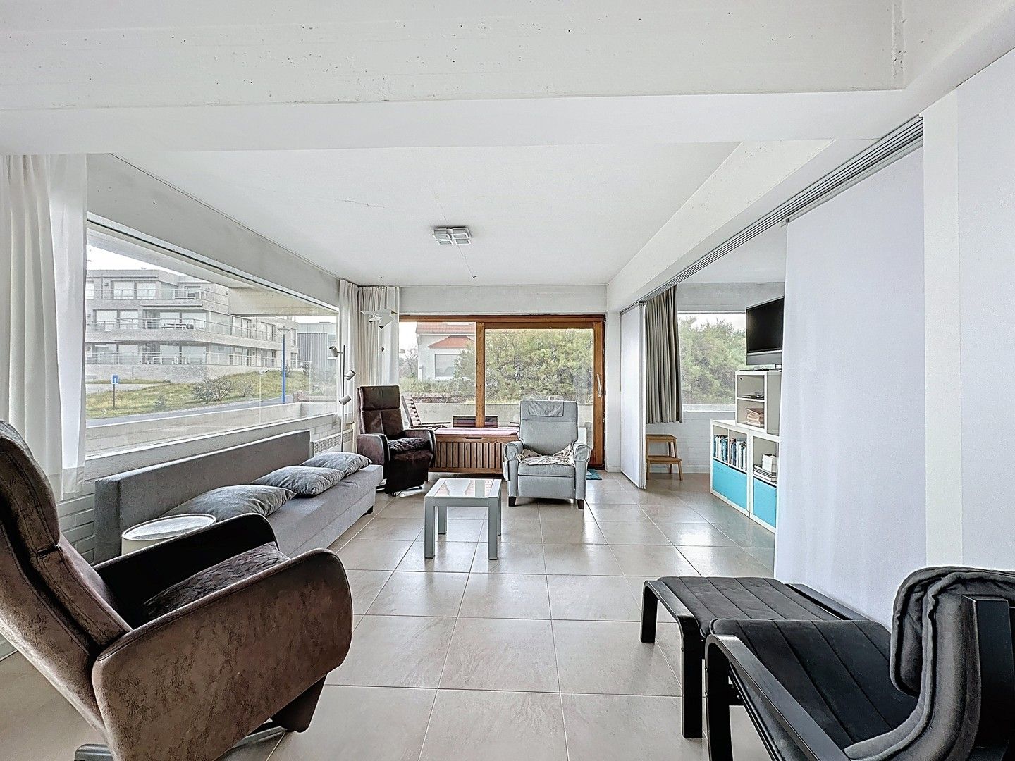 Instapklaar hoekappartement met loftgevoel en duinenzicht vlak aan zee Sint-André. foto 6