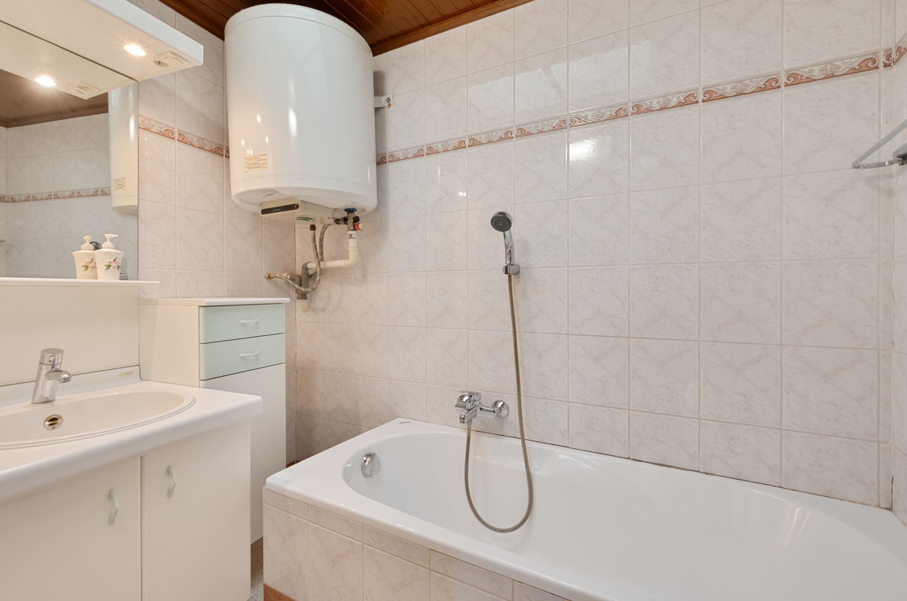 Ruime woning met 3 slaapkamers foto 7